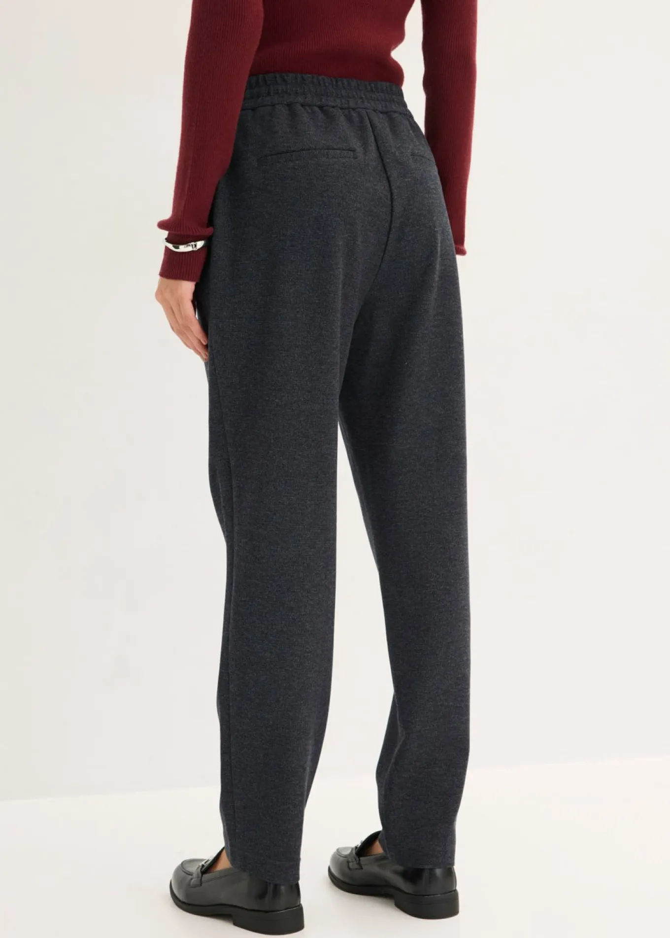 Elegante pantalón elástico
