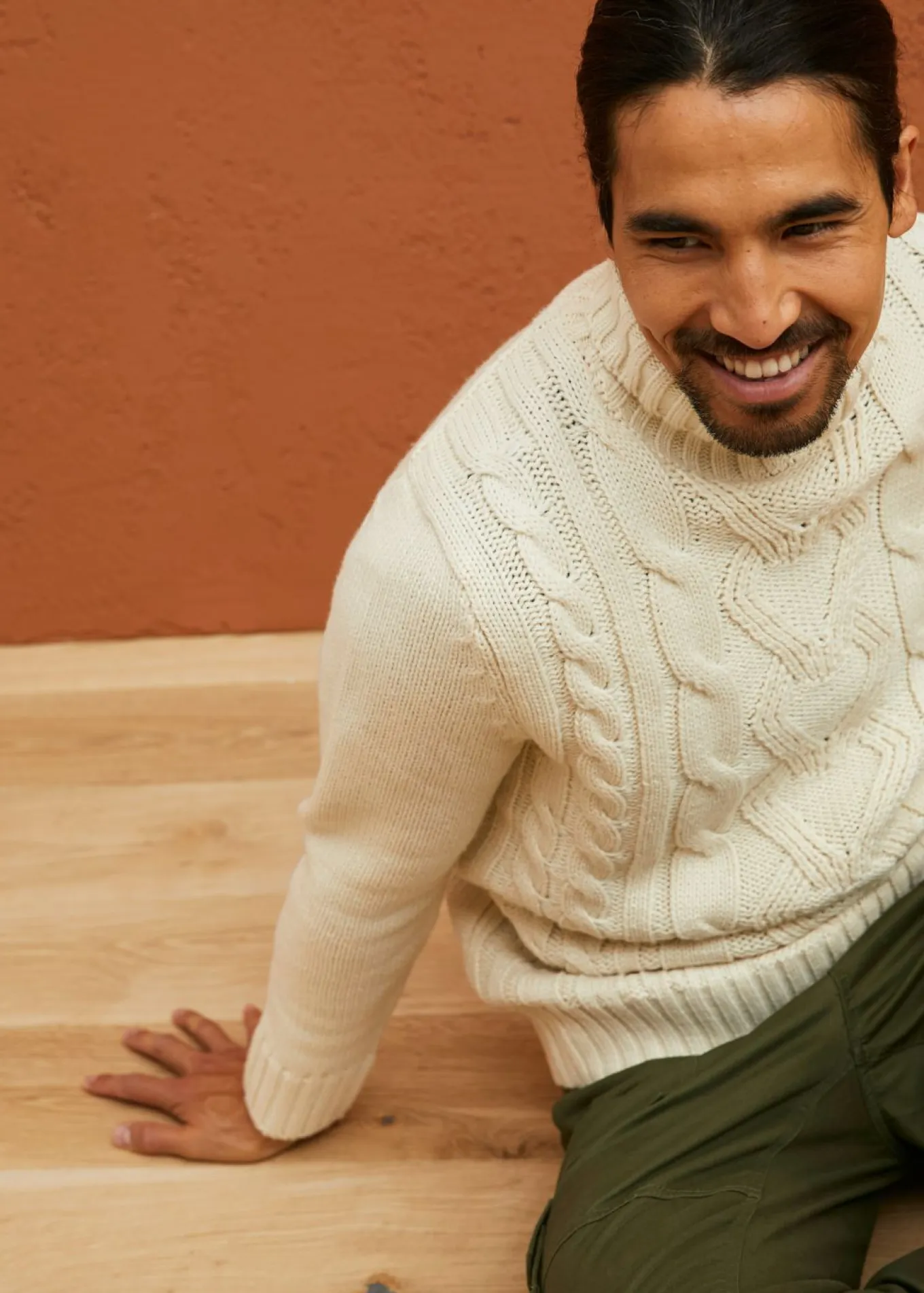 Jersey de cuello vuelto con patrón trenzado