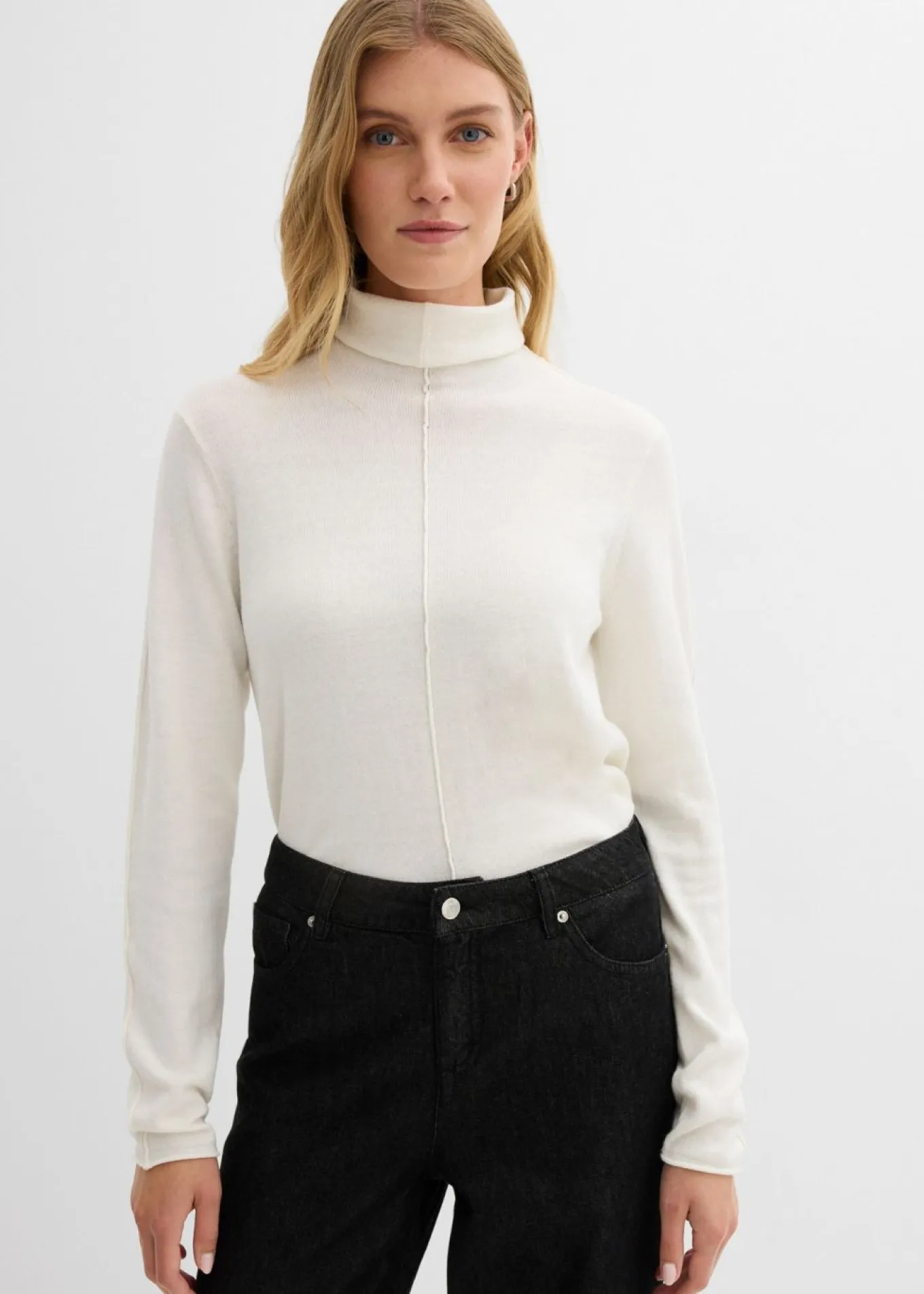 Jersey de mezcla de cachemir suave con cuello vuelto