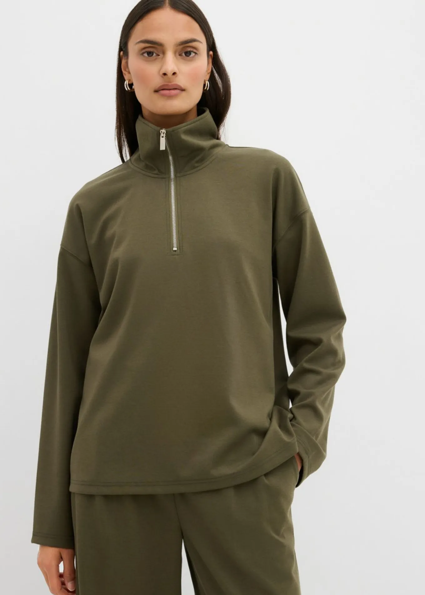 Jersey de mezcla de viscosa con cuello troyer