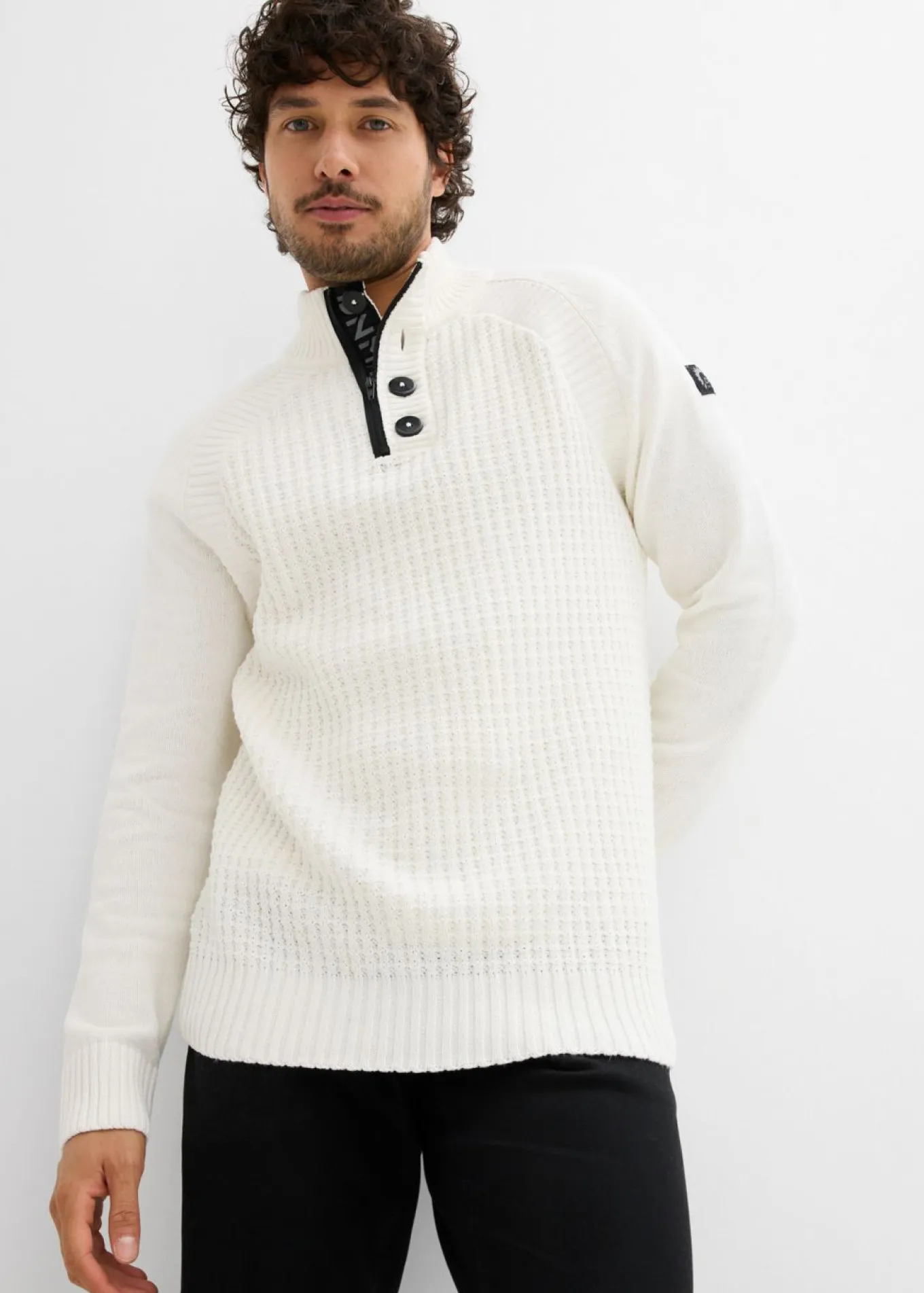Jersey estructurado de algodón reciclado con cuello alto