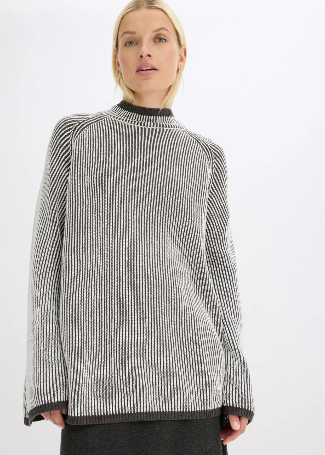 Jersey oversize con cuello alto
