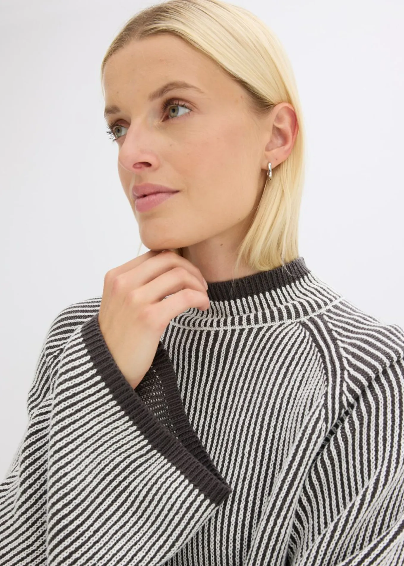 Jersey oversize con cuello alto