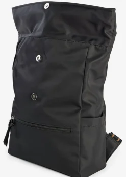 Mochila con detalles en contraste