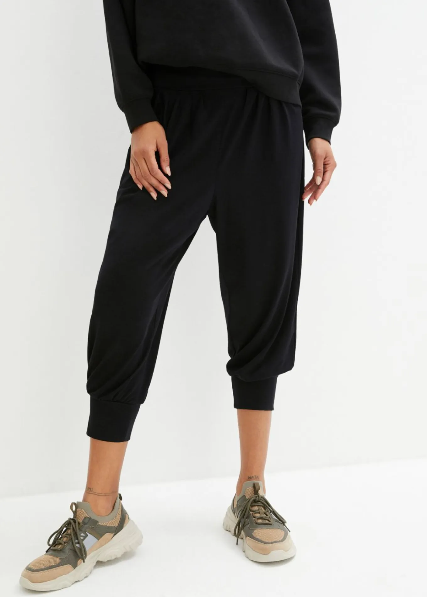 Pantalón bombacho con largo capri