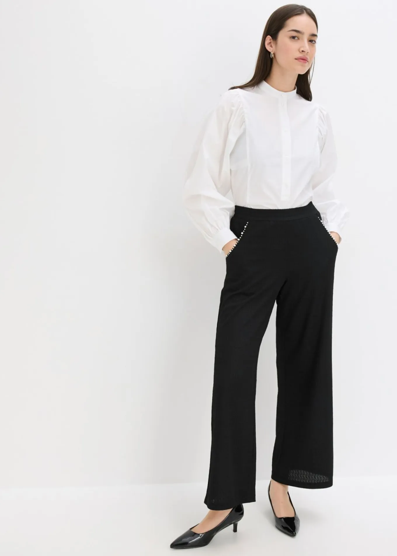Pantalón con aplicaciones de perlas de punto estructurado