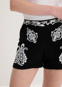 Pantalón corto con bordado de mezcla de viscosa suave