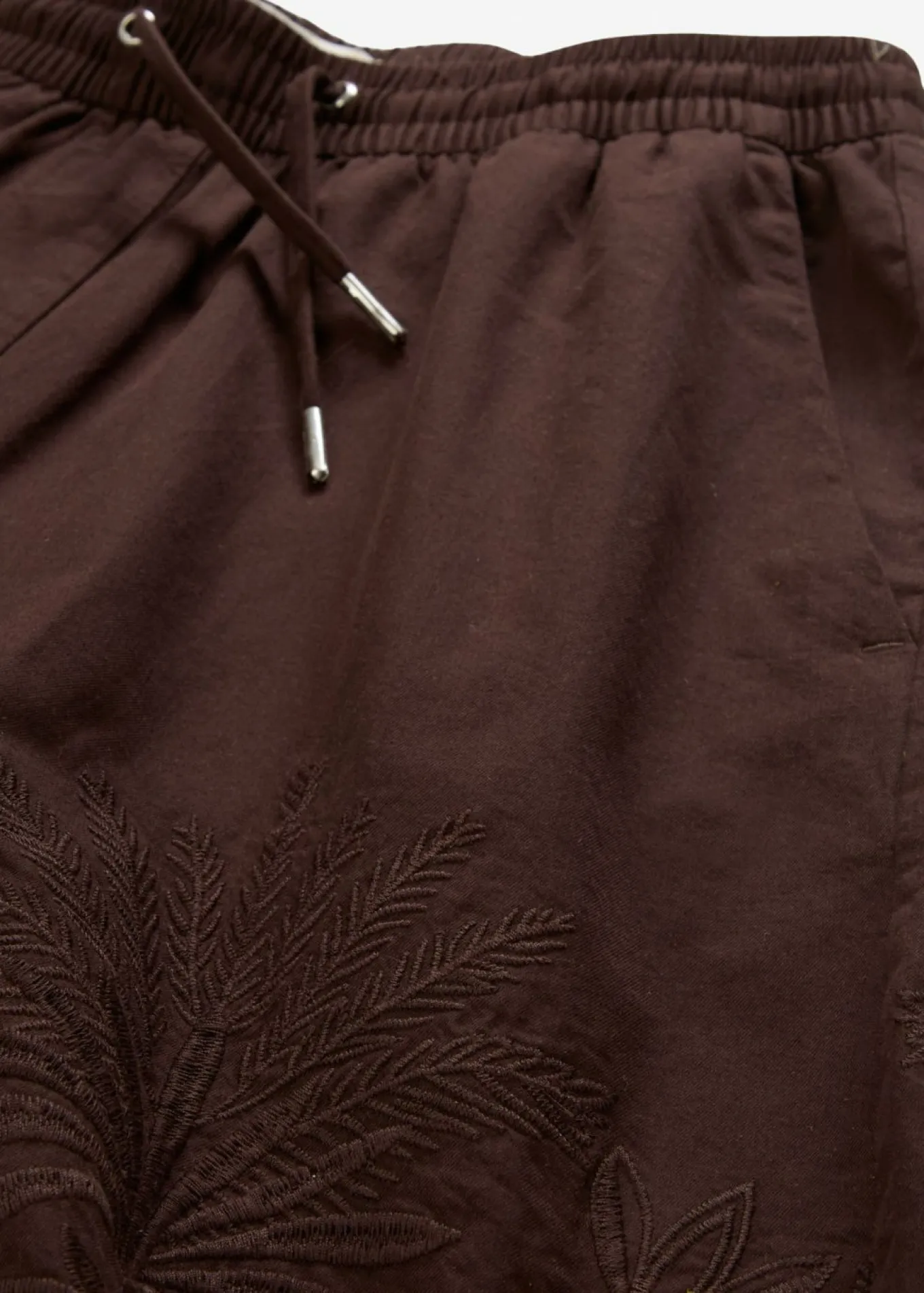 Pantalón corto con contenido de seda