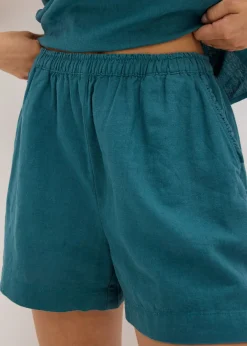 Pantalón corto con contenido de lino