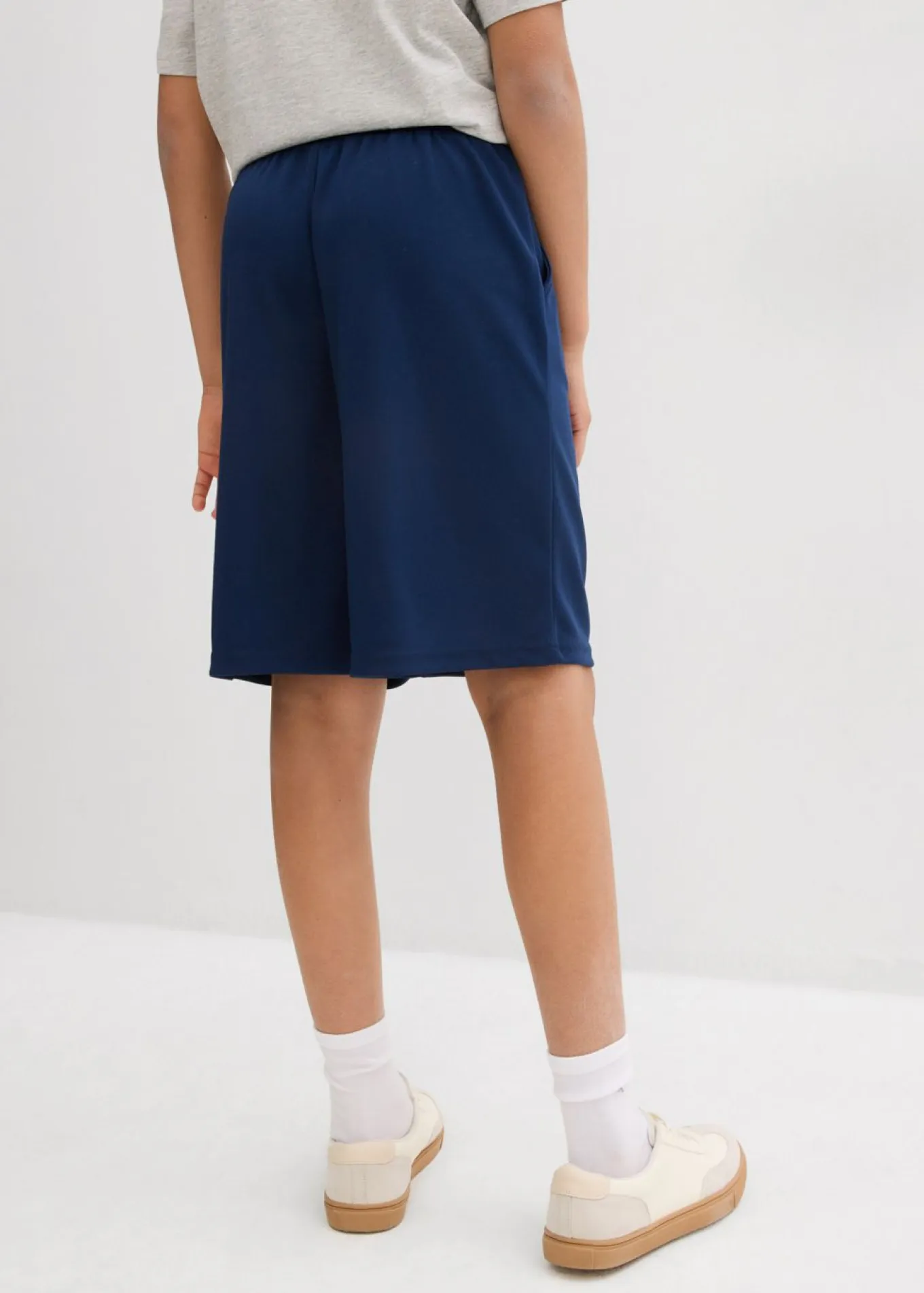 Pantalón corto deportivo con corte regular