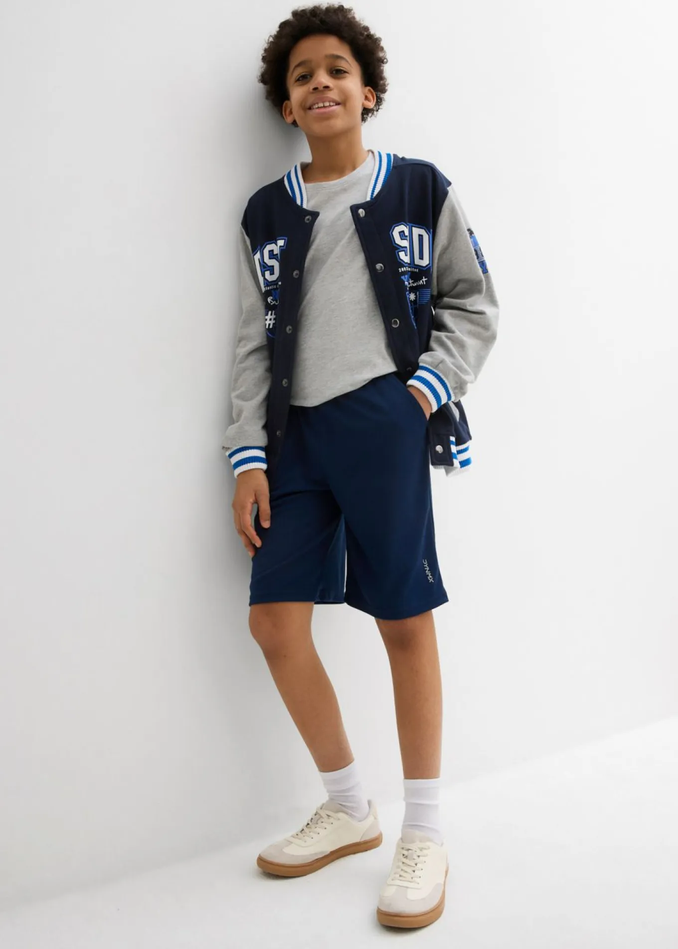 Pantalón corto deportivo con corte regular