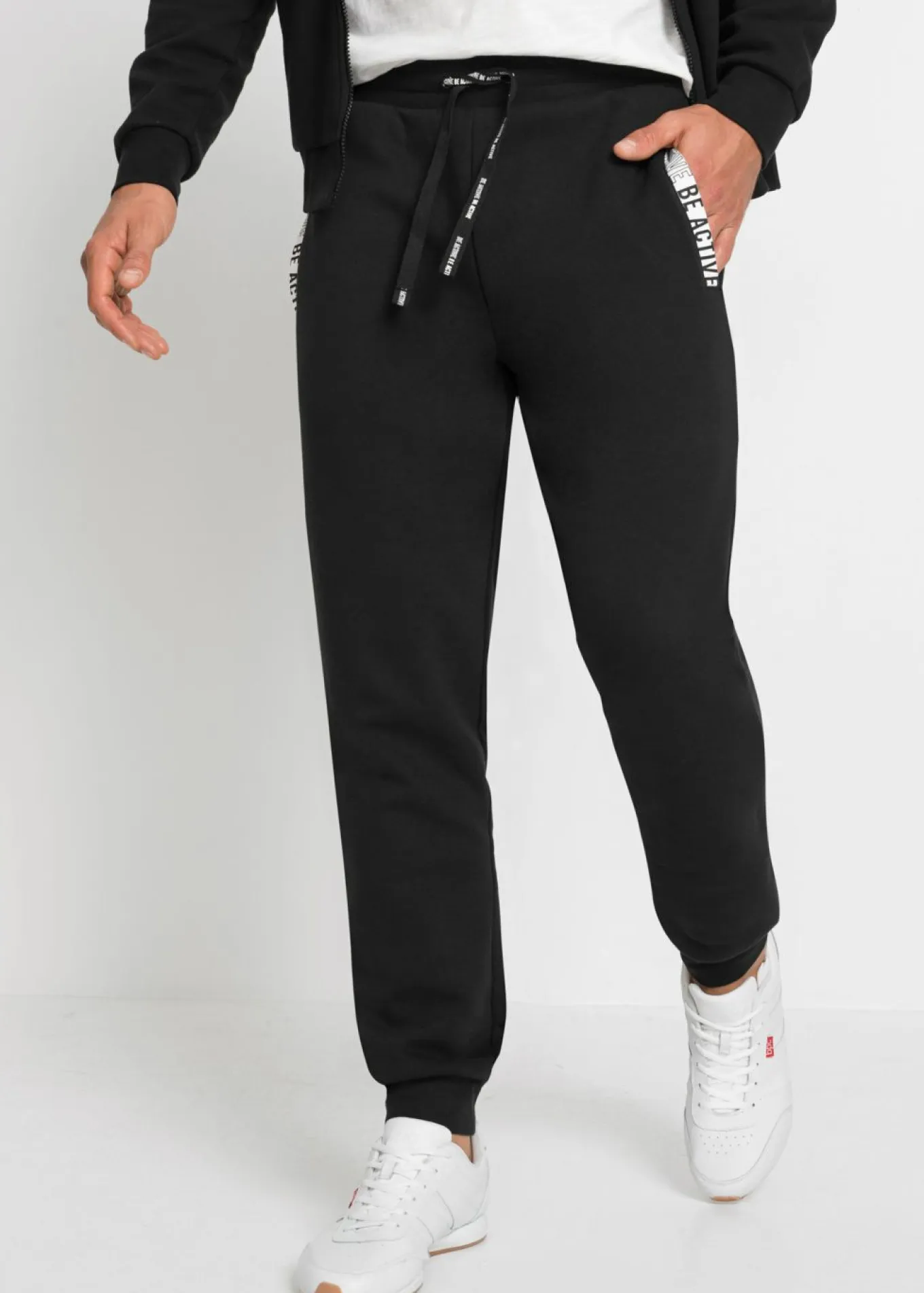 Pantalón de chándal con detalles deportivos