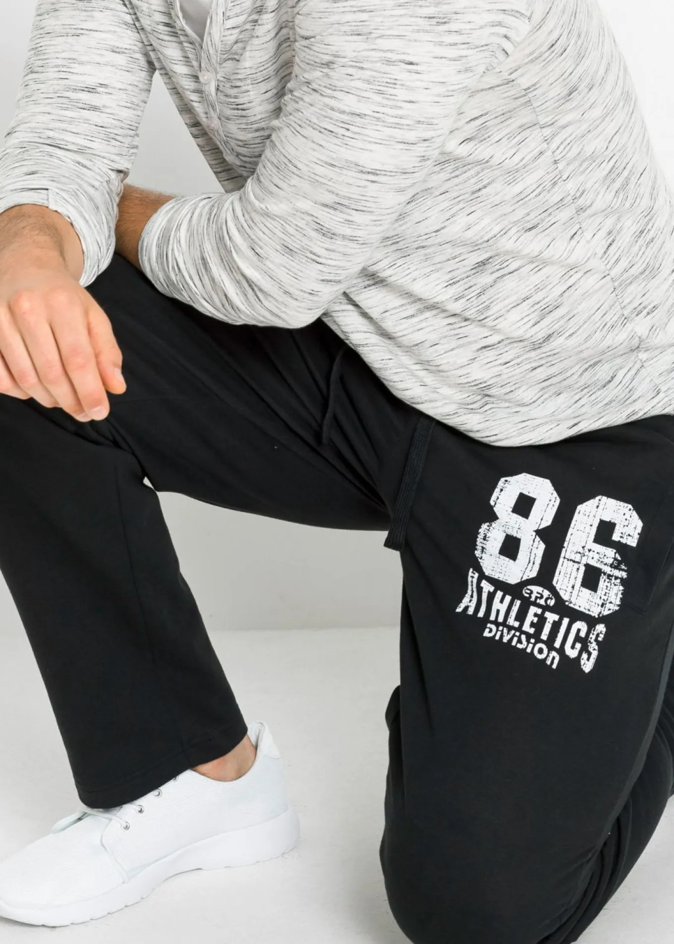 Pantalón de chándal con detalles deportivos de algodón orgánico puro