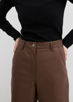 Pantalón de piel sintética