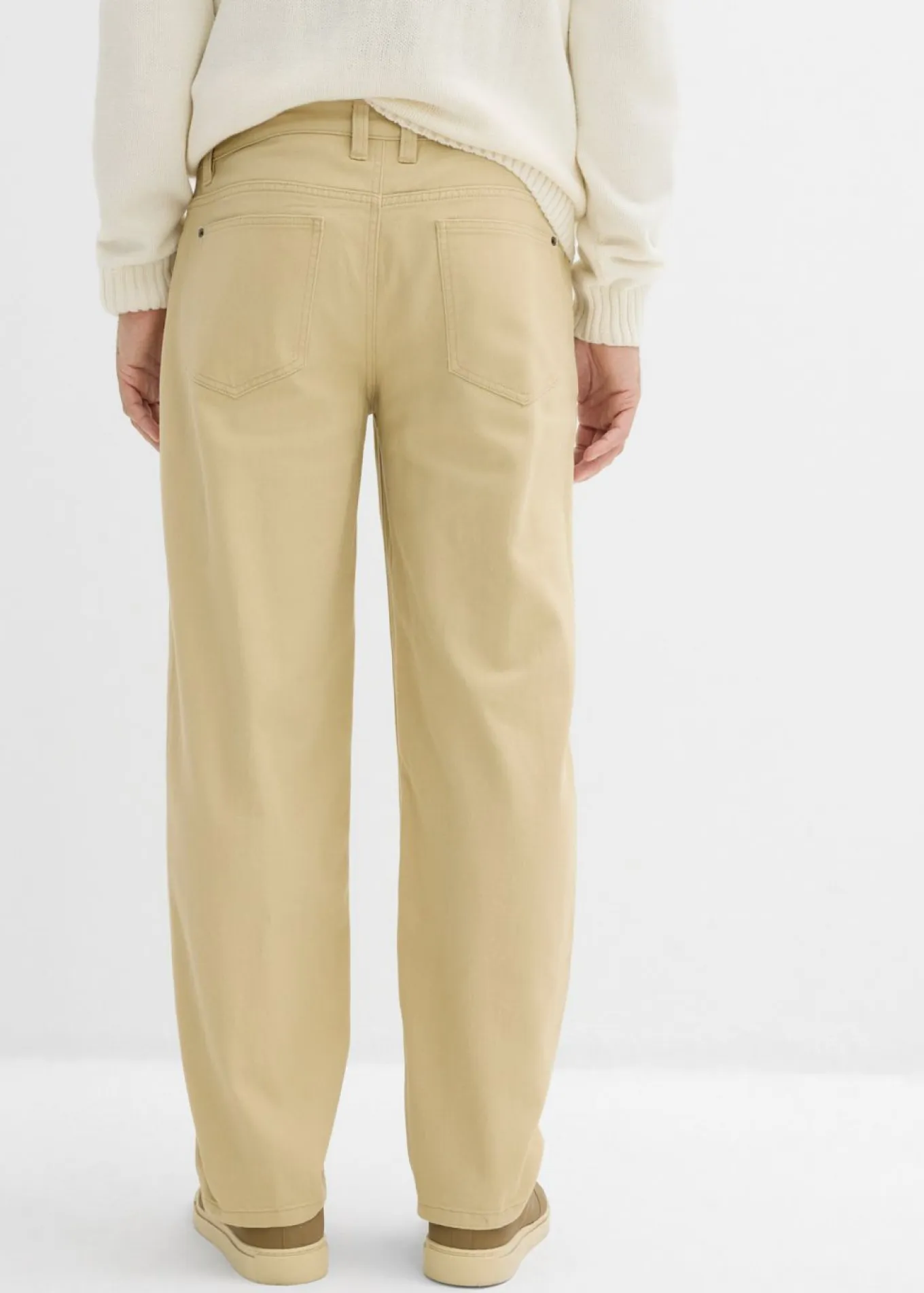 Pantalón de sarga con corte informal, cinturilla elástica y diseño recto