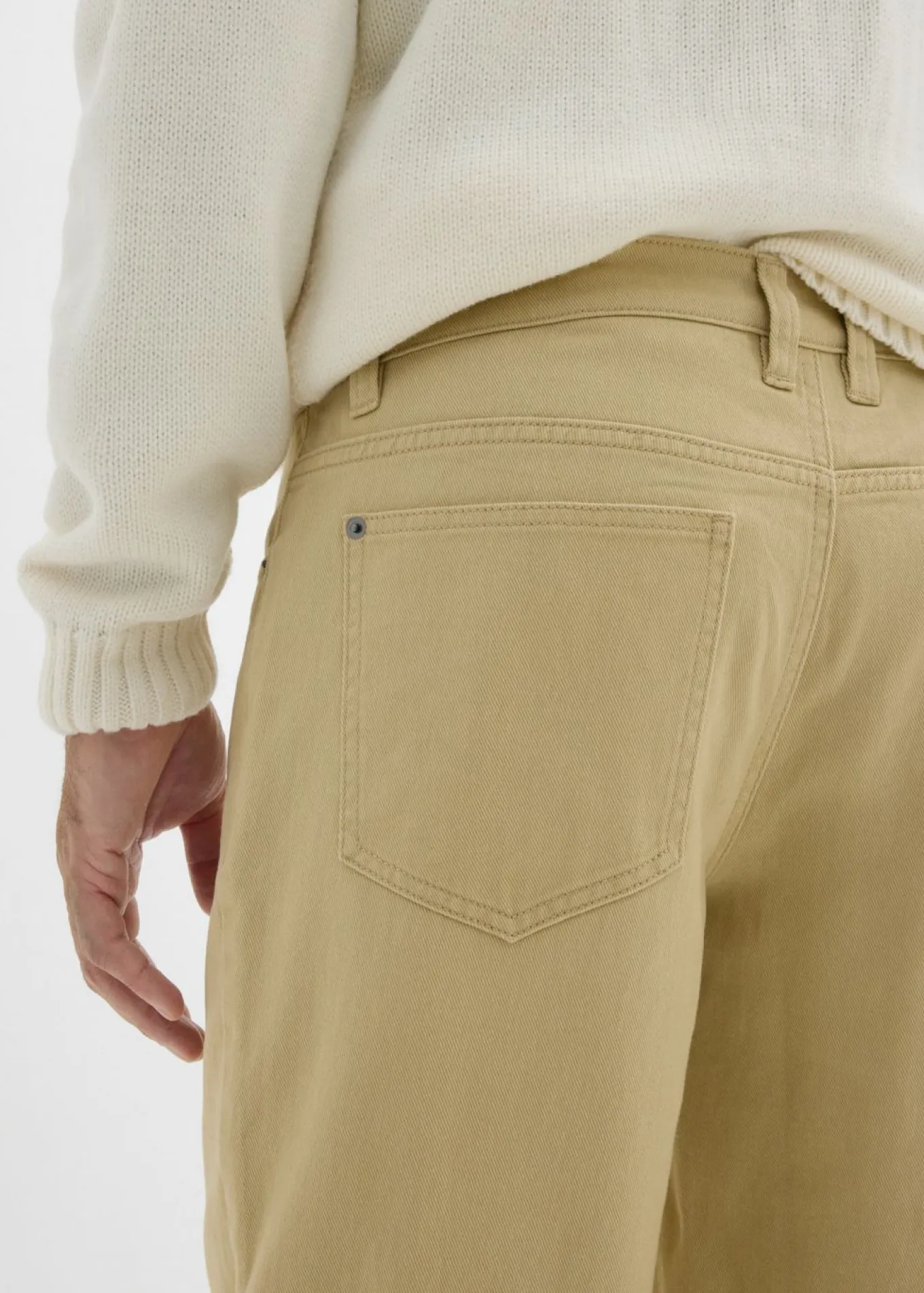 Pantalón de sarga con corte informal, cinturilla elástica y diseño recto