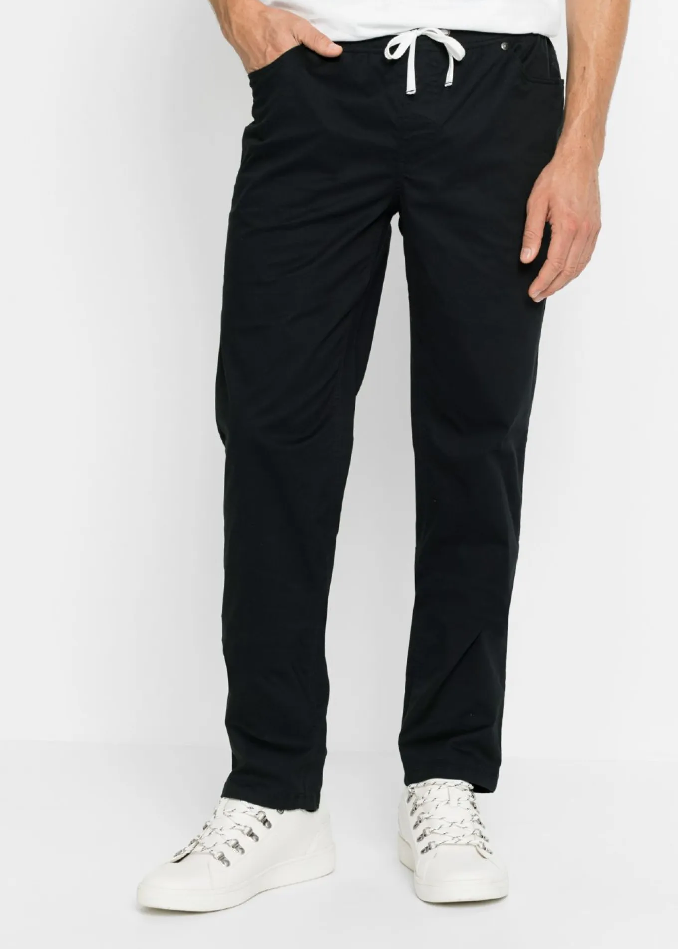 Pantalón elástico de corte regular y recto