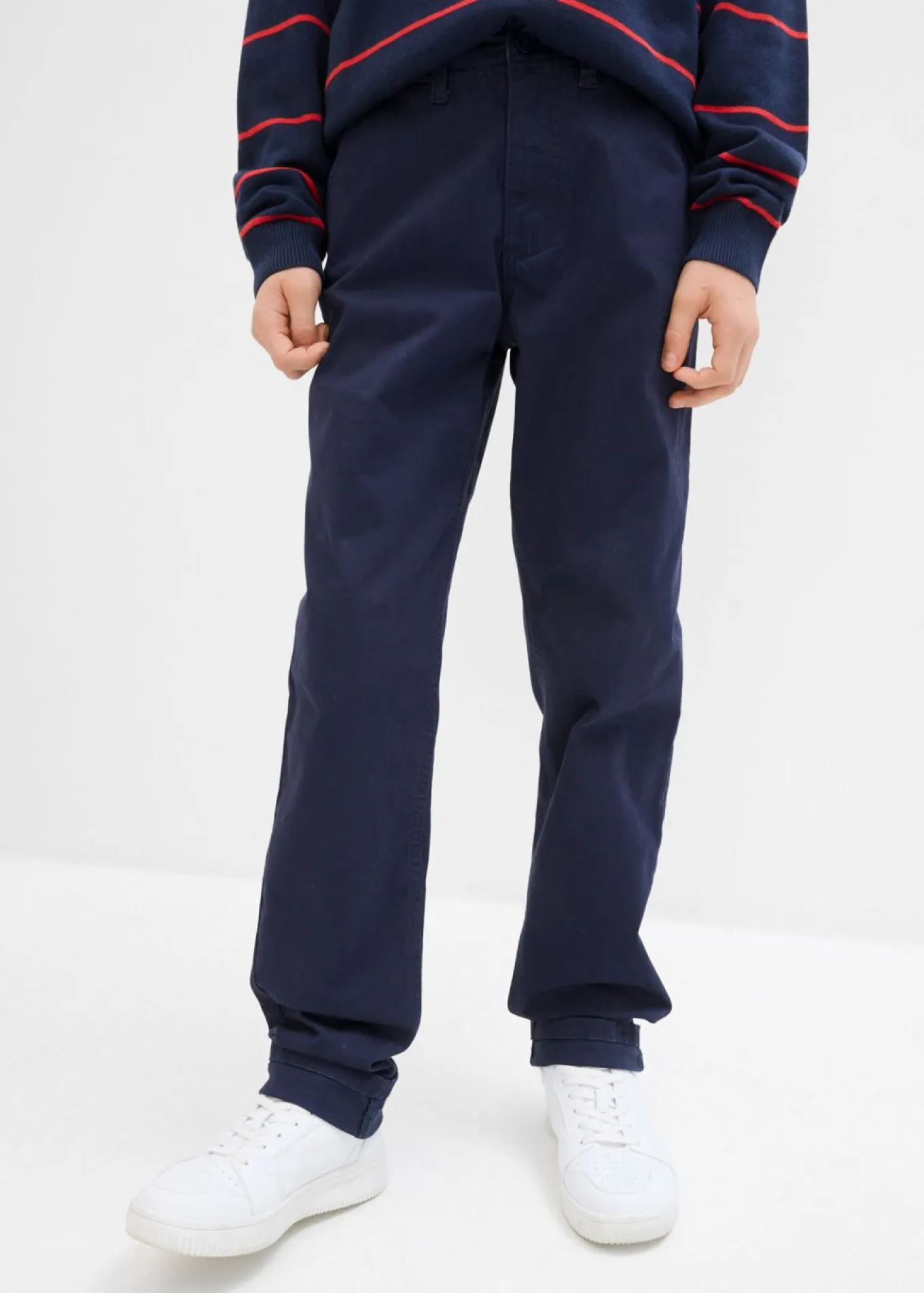Pantalón elástico tipo chino con cintura ajustable y corte ajustado/recto