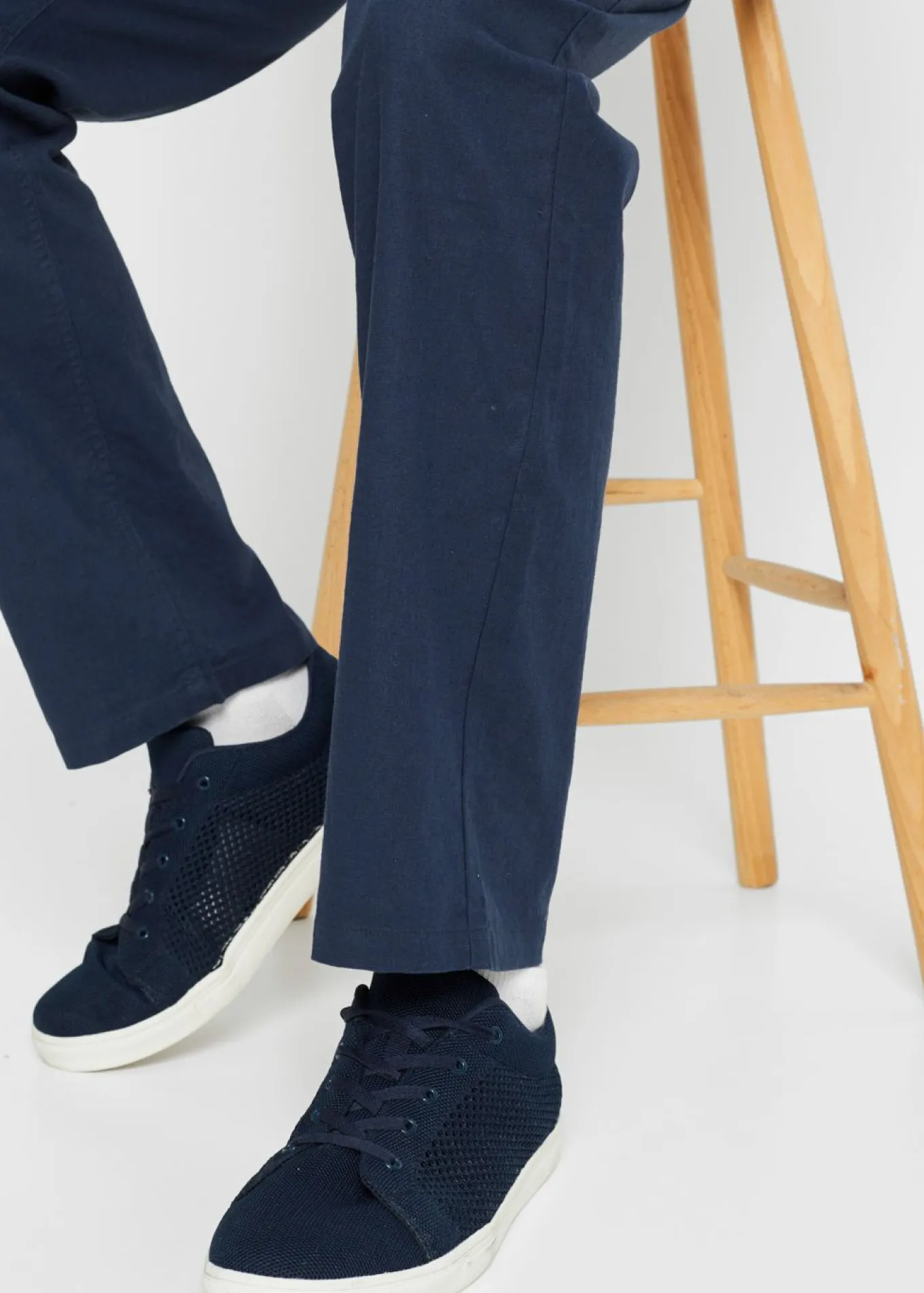 Pantalón sin cierre straight, relaxed fit, de mezcla de lino ligera