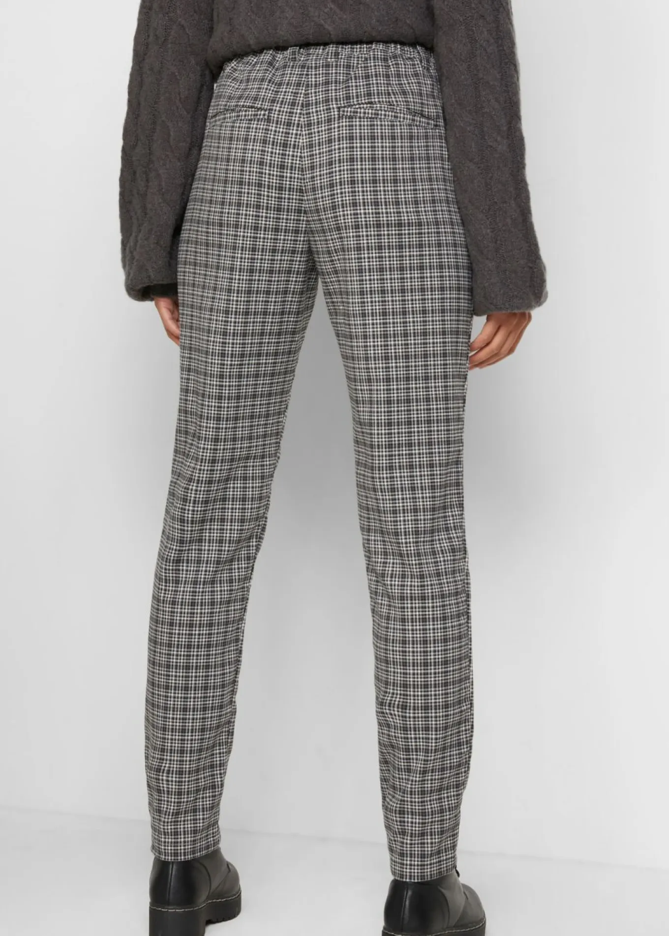 Pantalón sin cordones con estampado de cuadros