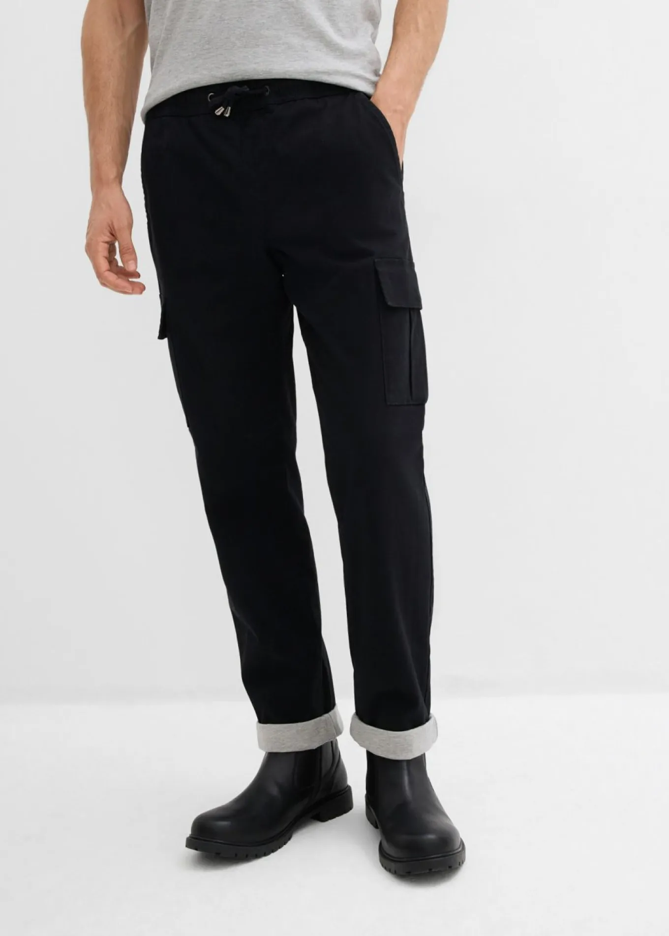 Pantalón térmico con corte relajado y diseño tapered