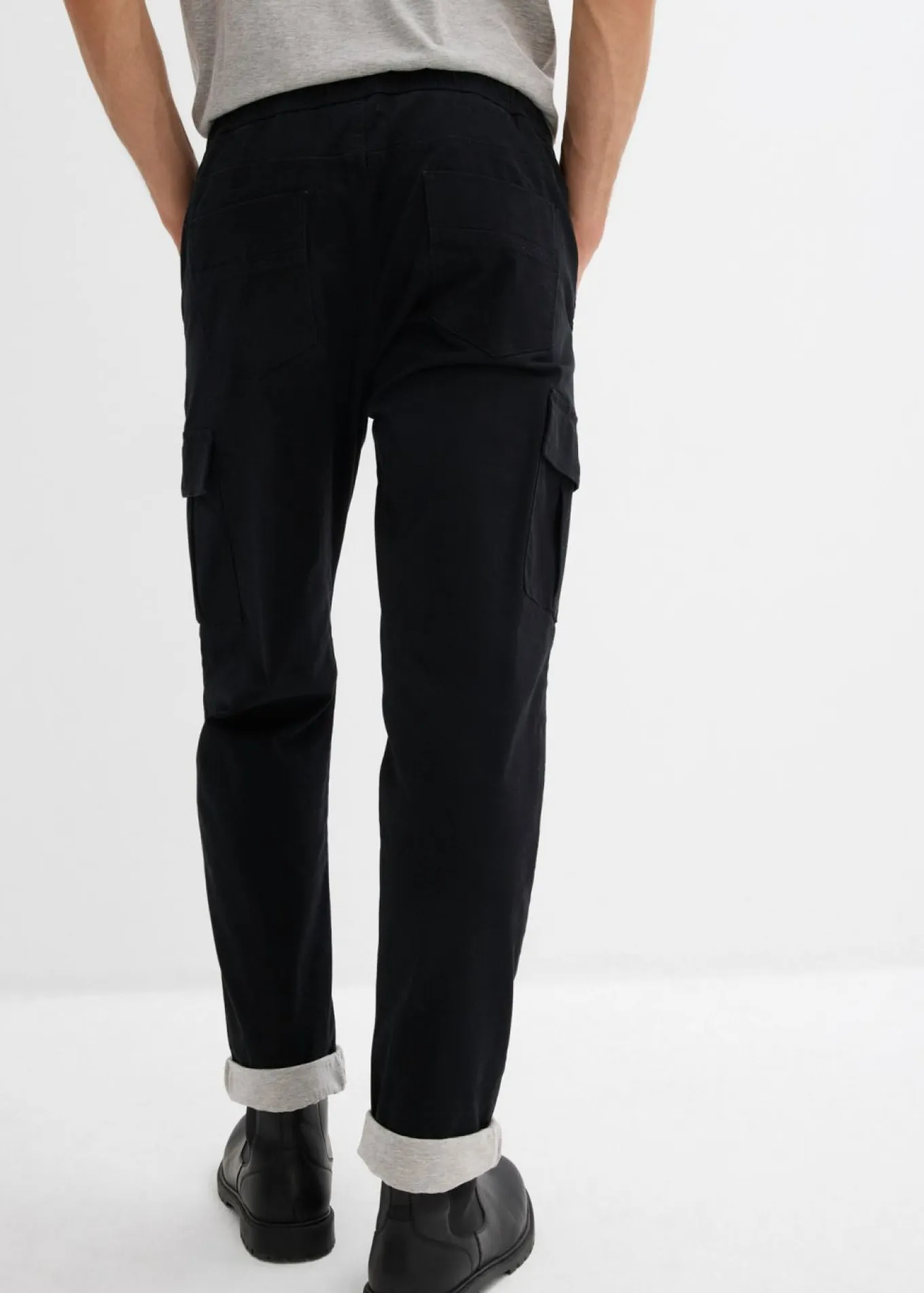Pantalón térmico con corte relajado y diseño tapered