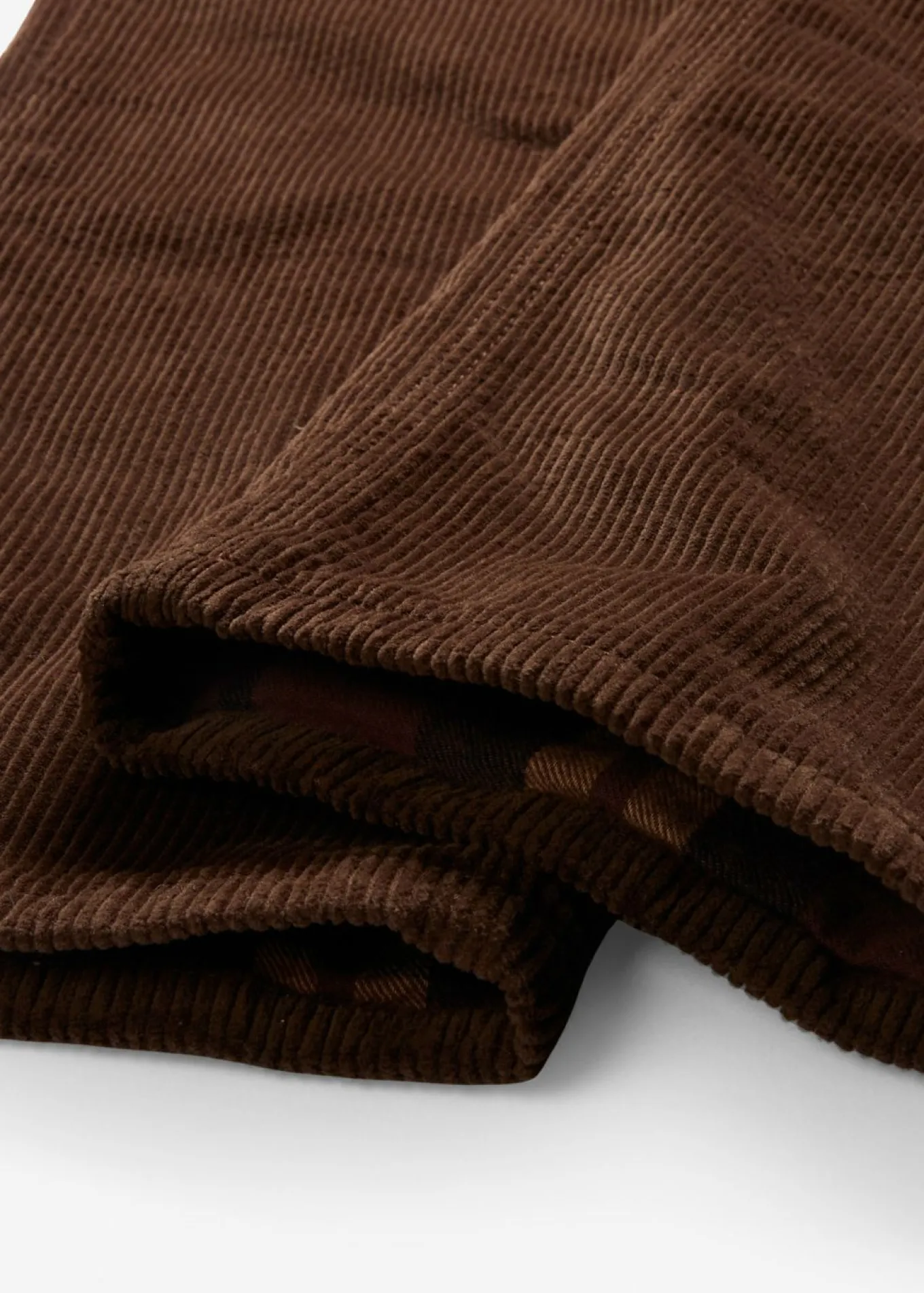 Pantalón térmico de pana con corte informal, forro de franela y diseño recto