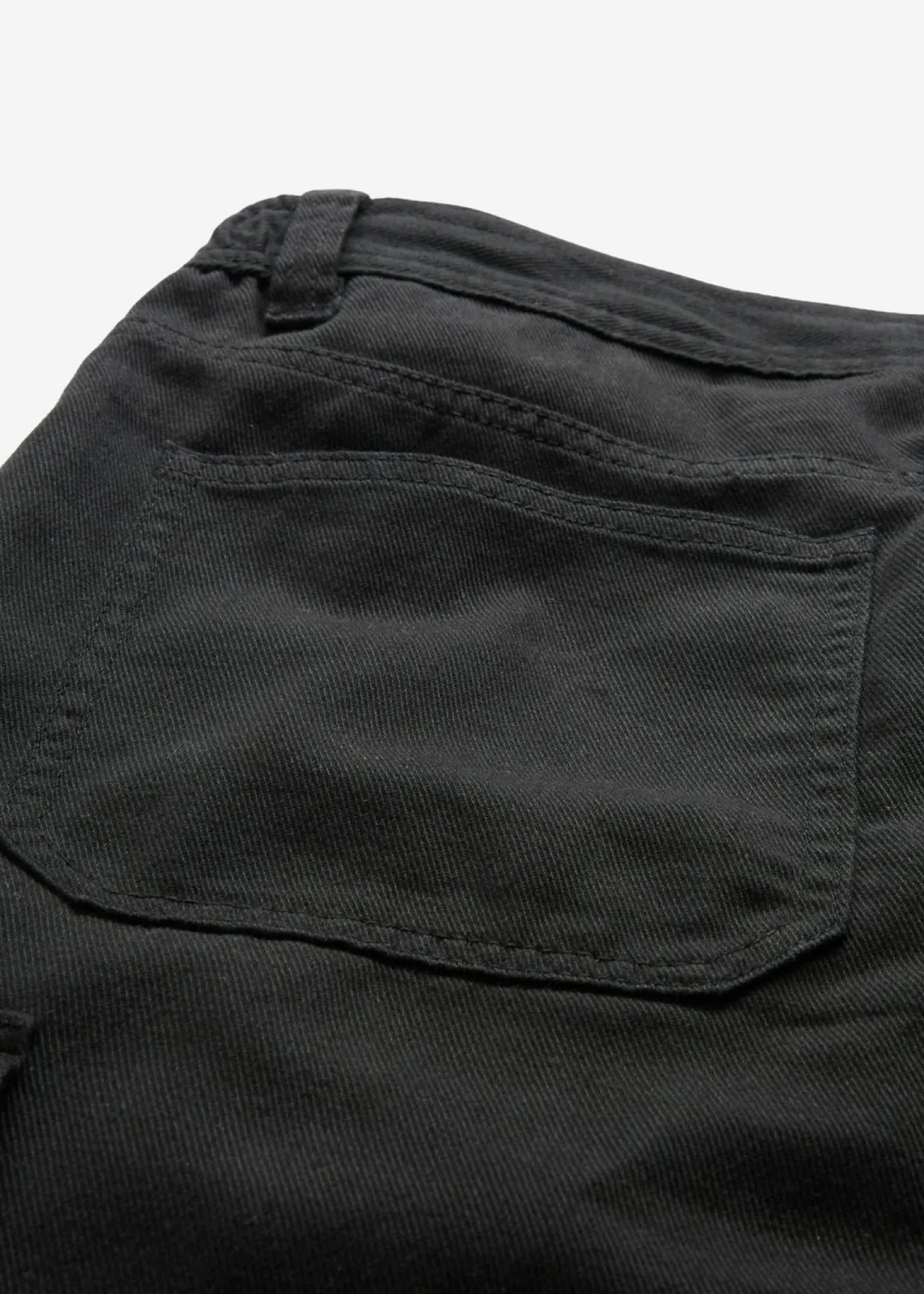 Pantalón térmico tipo cargo, relaxed fit, con forro de franela y cintura cómoda, straight