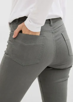 Pantalones acortados de sarga