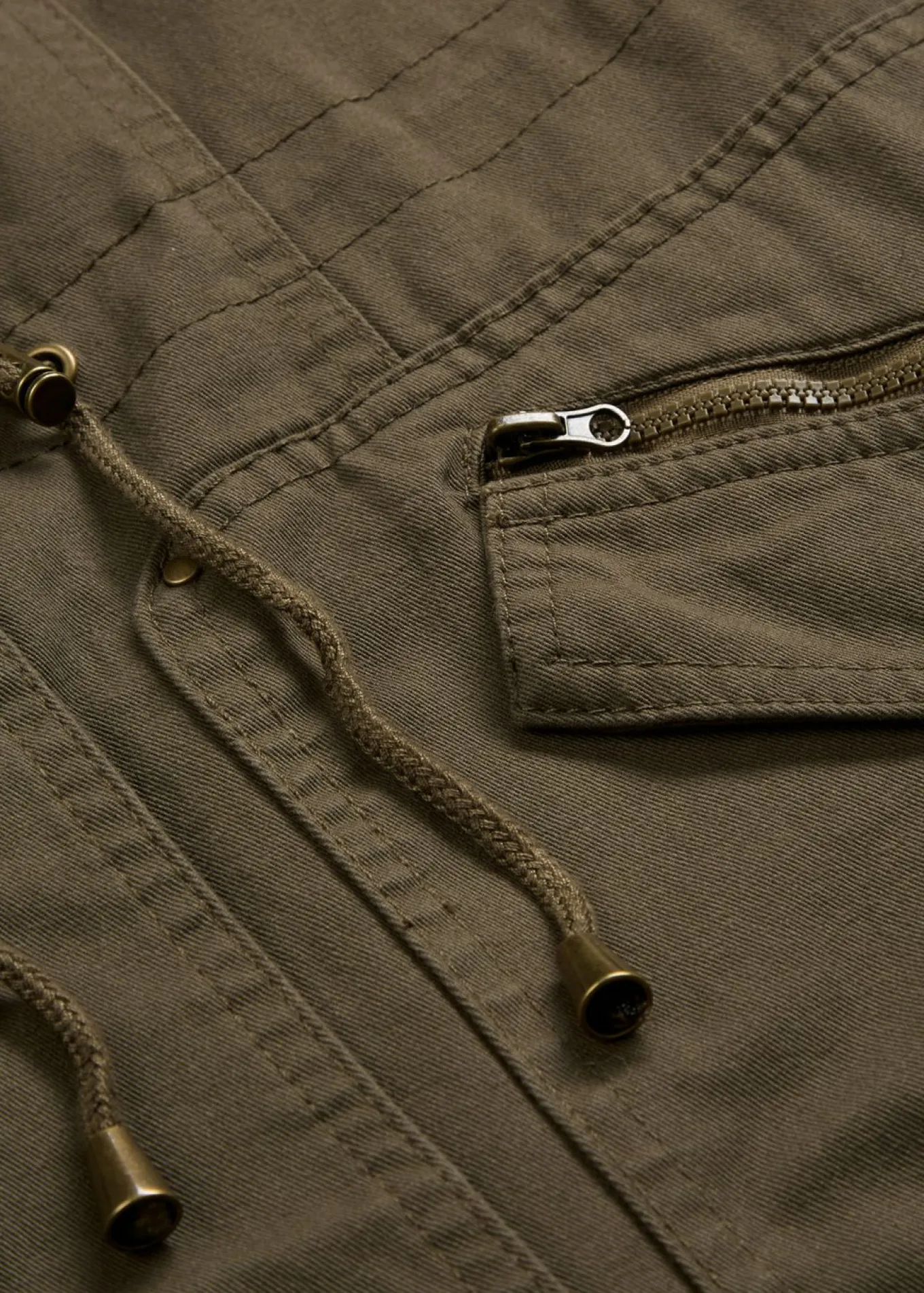 Parka corta de algodón con cuello alto, entallada