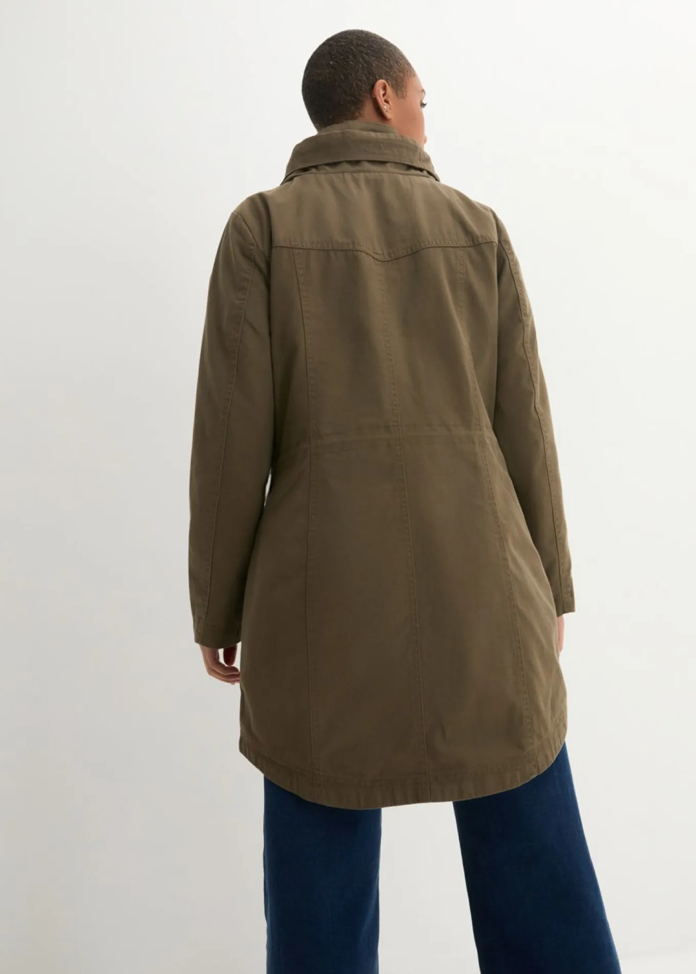Parka corta de algodón con cuello alto, entallada