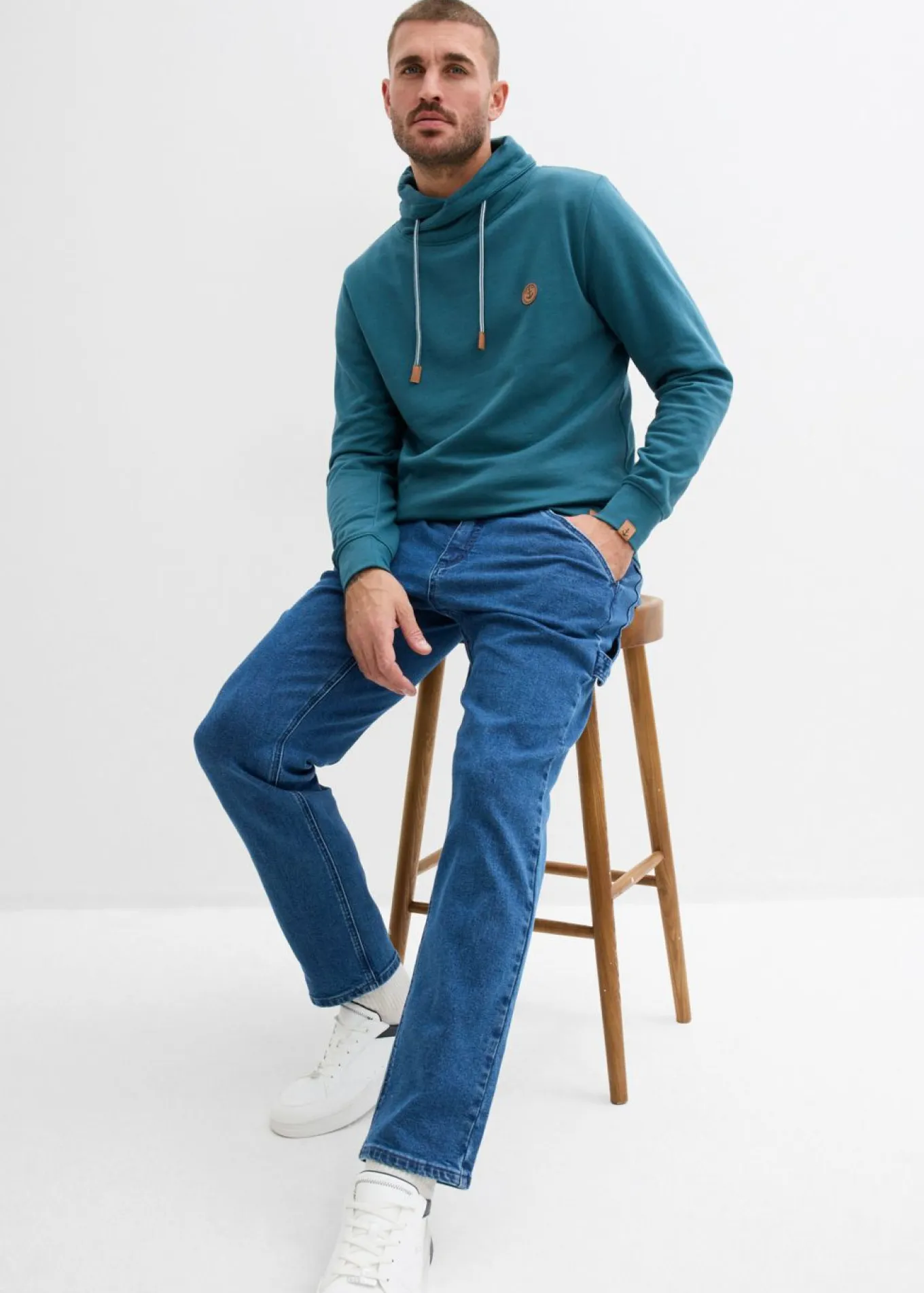 Sudadera con cuello tipo chal