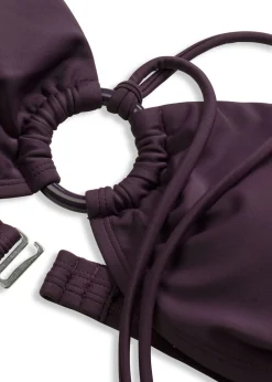 Top de bikini tipo bustier con detalle de anilla