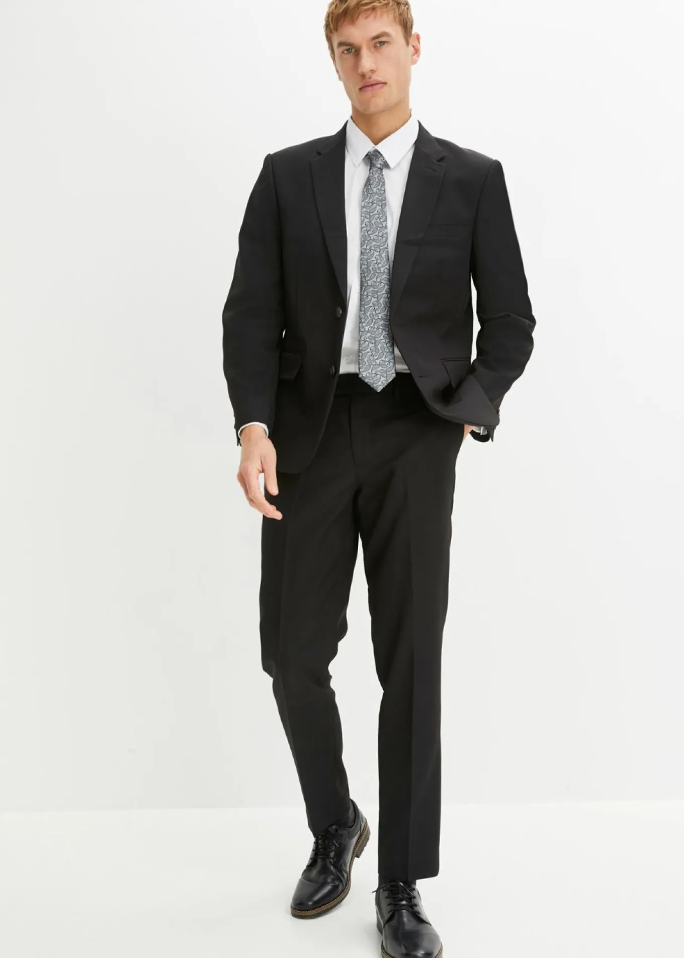Traje (4 piezas): americana, pantalón, camisa, corbata