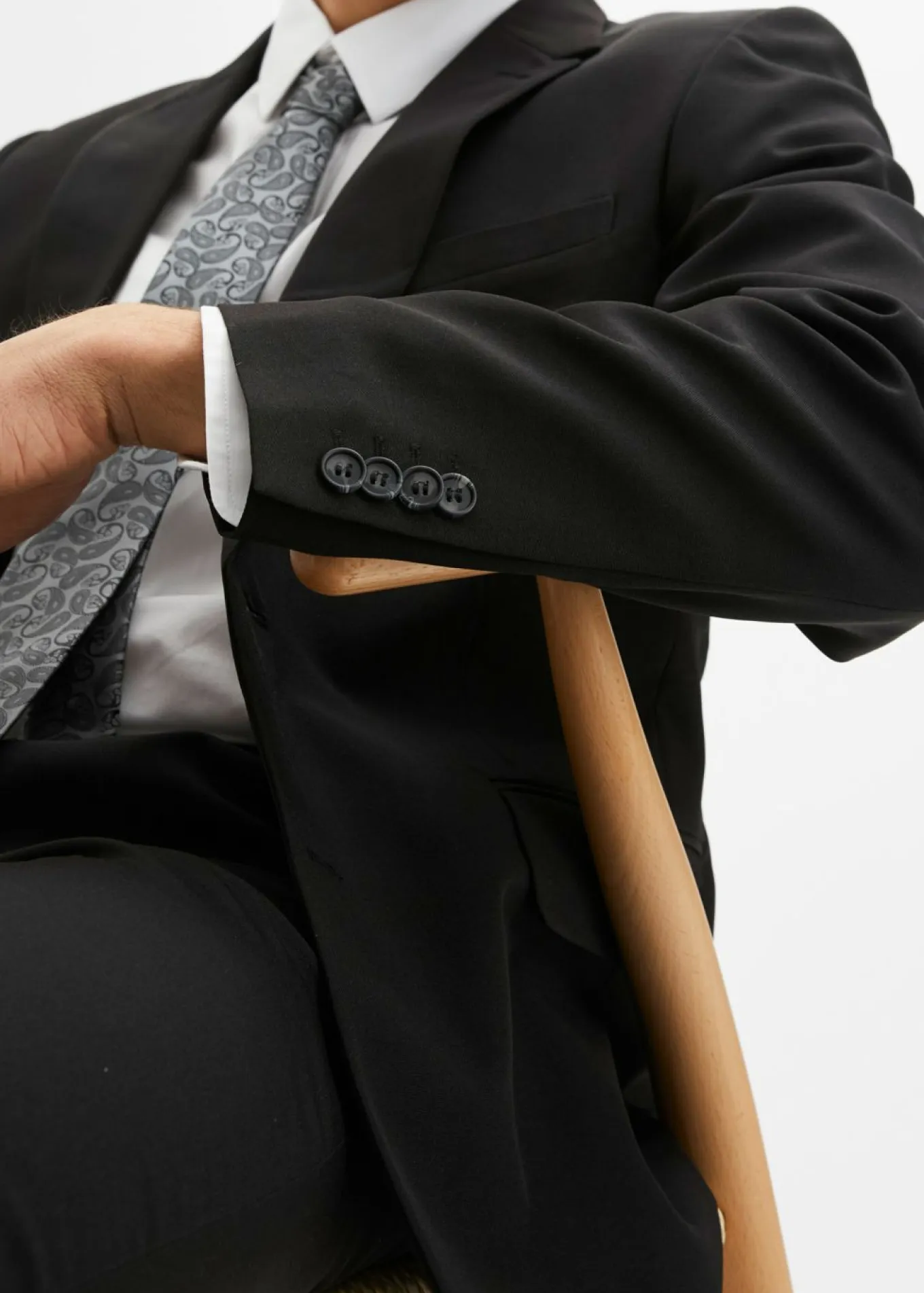 Traje (4 piezas): americana, pantalón, camisa, corbata