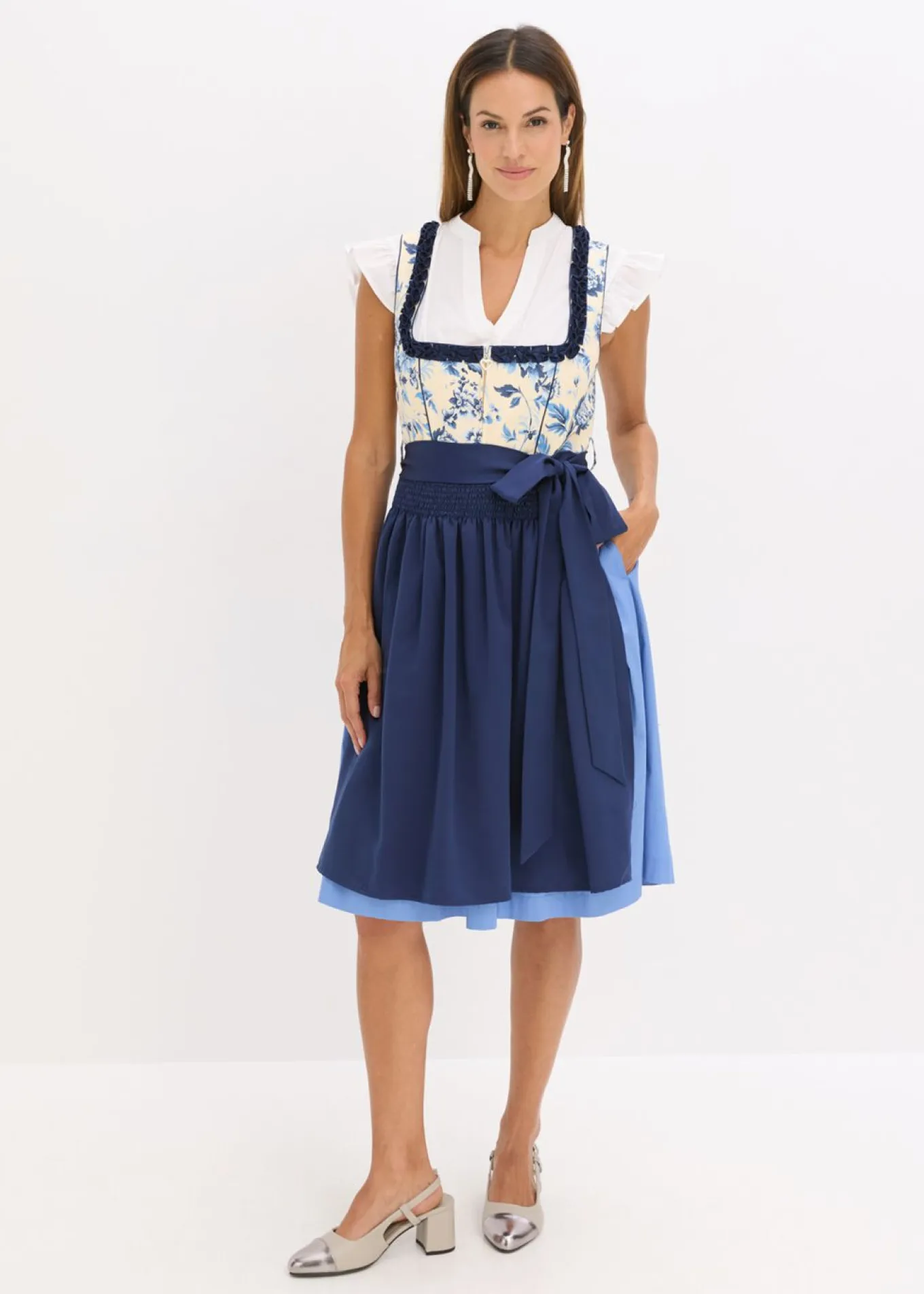 Traje tirolés con delantal bordado (2 piezas)