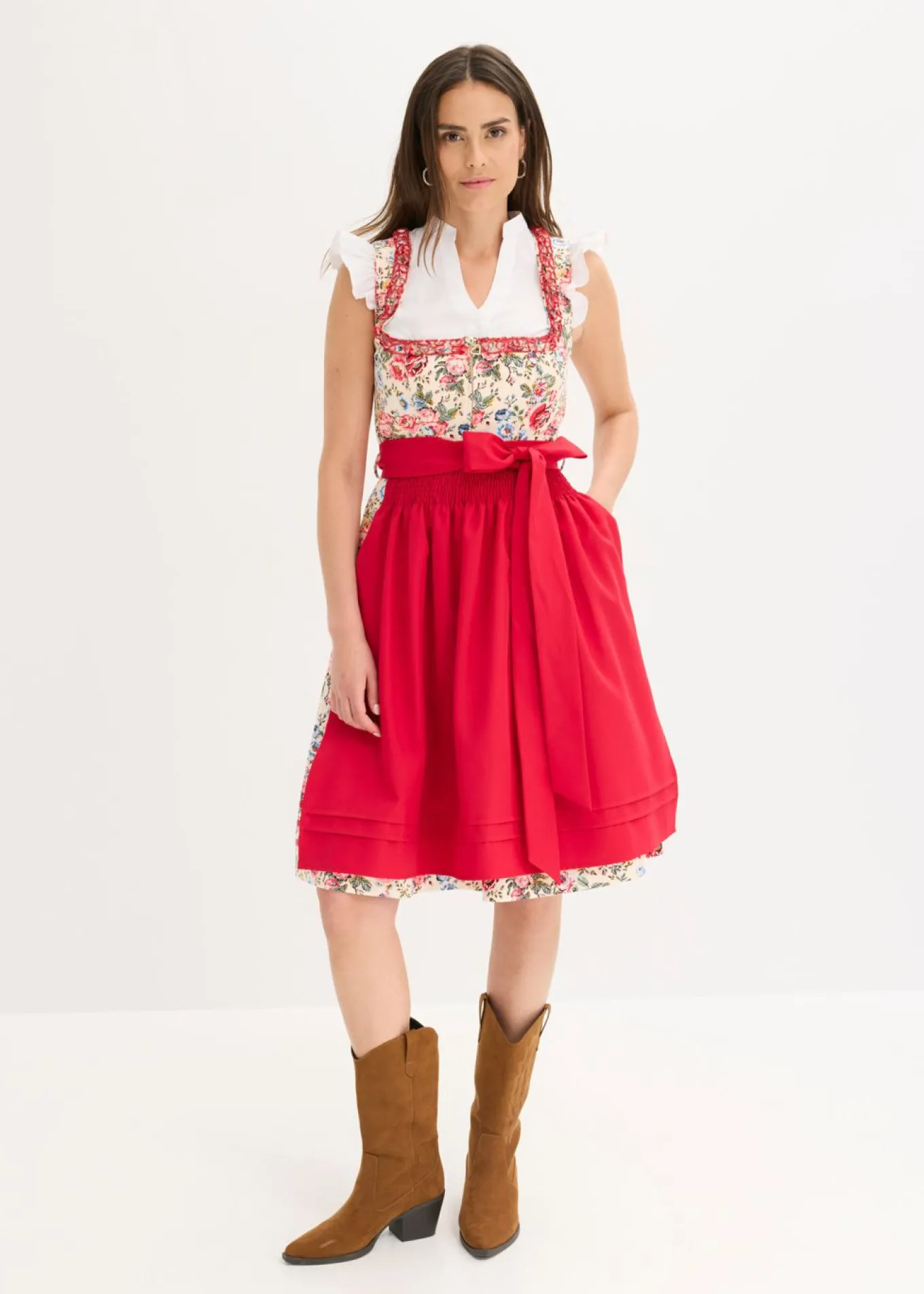 Traje tirolés con delantal bordado (2 piezas)