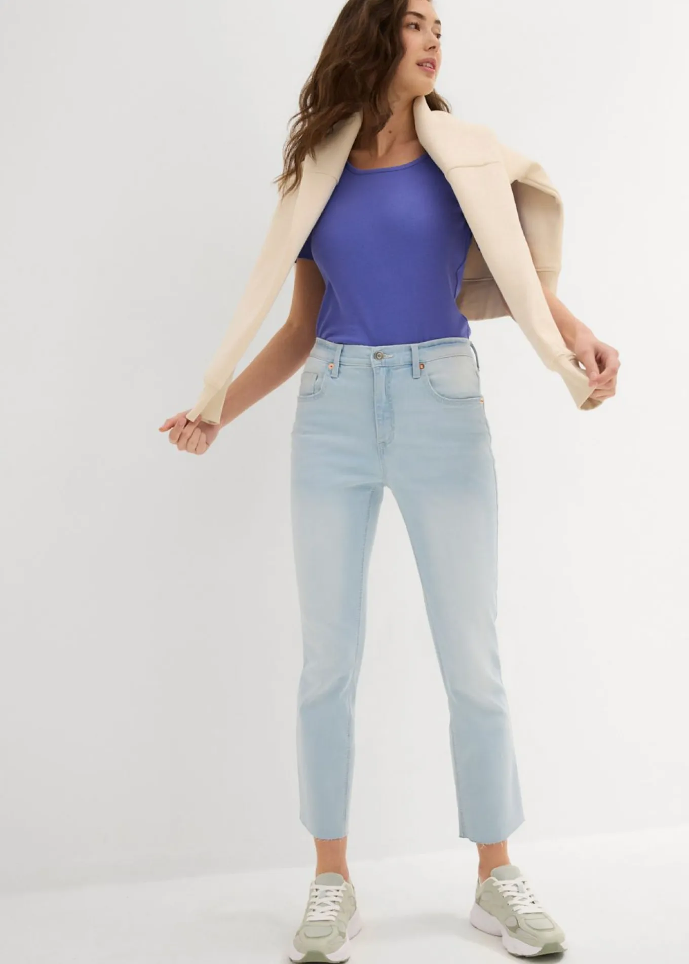 Vaqueros acampanados, high waist, cropped