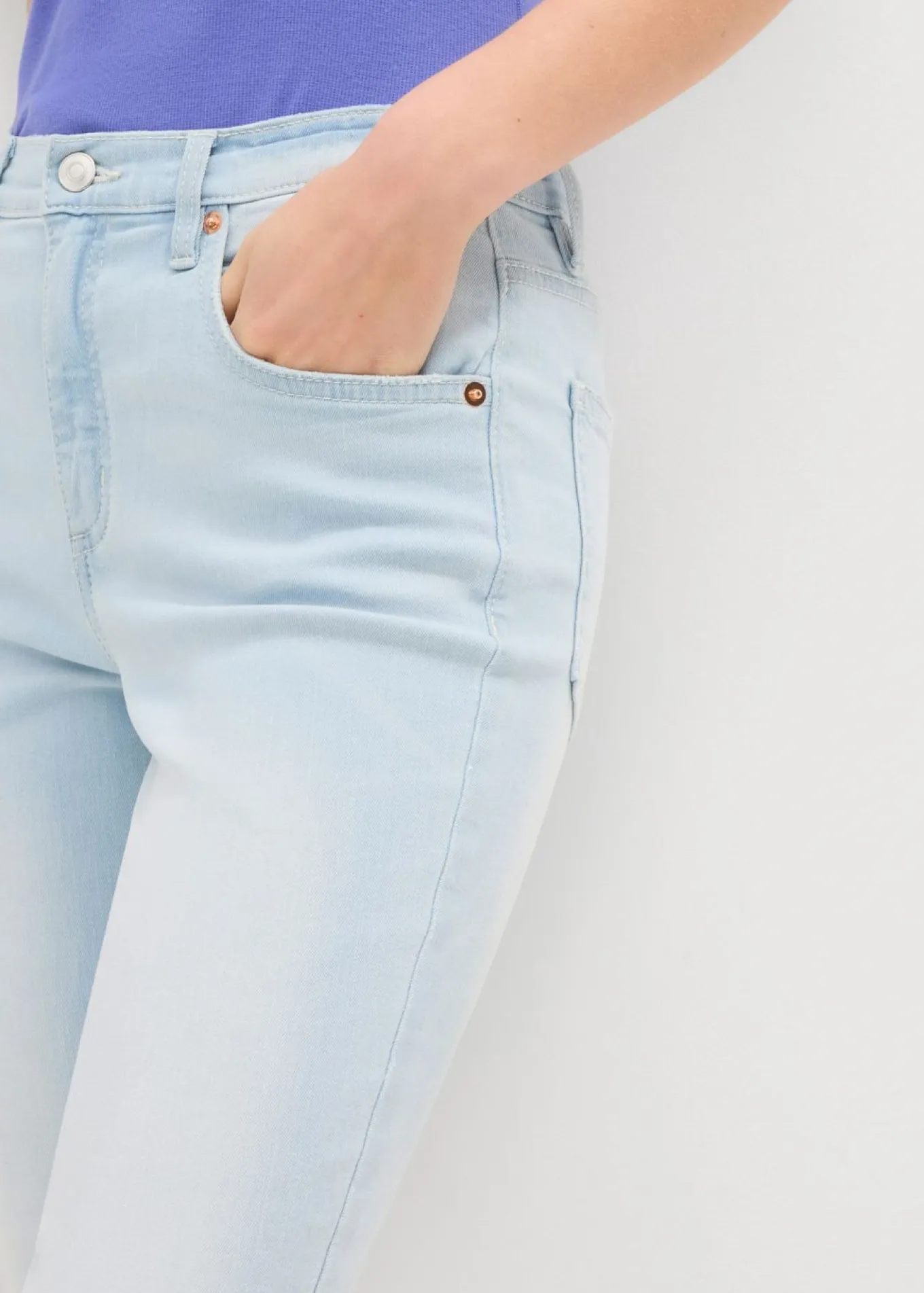 Vaqueros acampanados, high waist, cropped