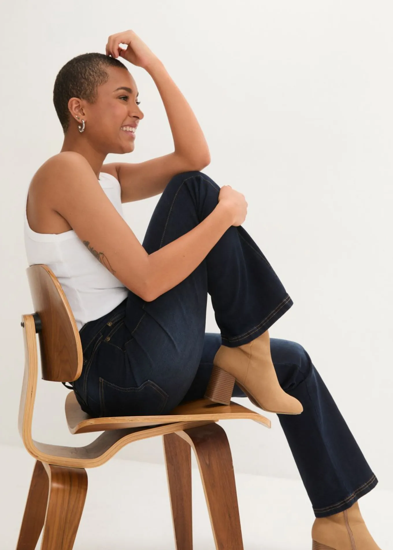 Vaqueros bootcut, high waist, cintura cómoda