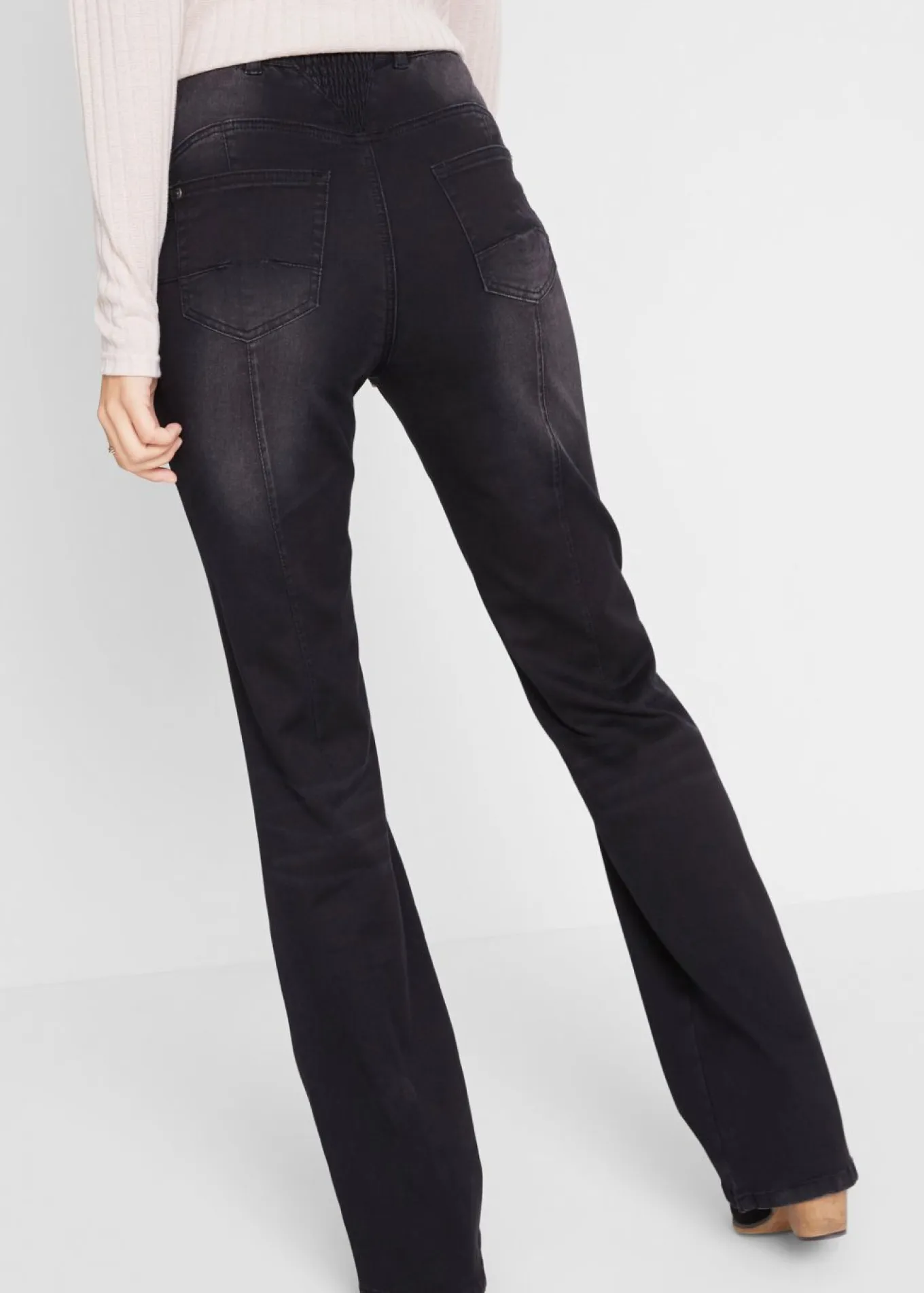 Vaqueros bootcut, mid waist, moldeadores