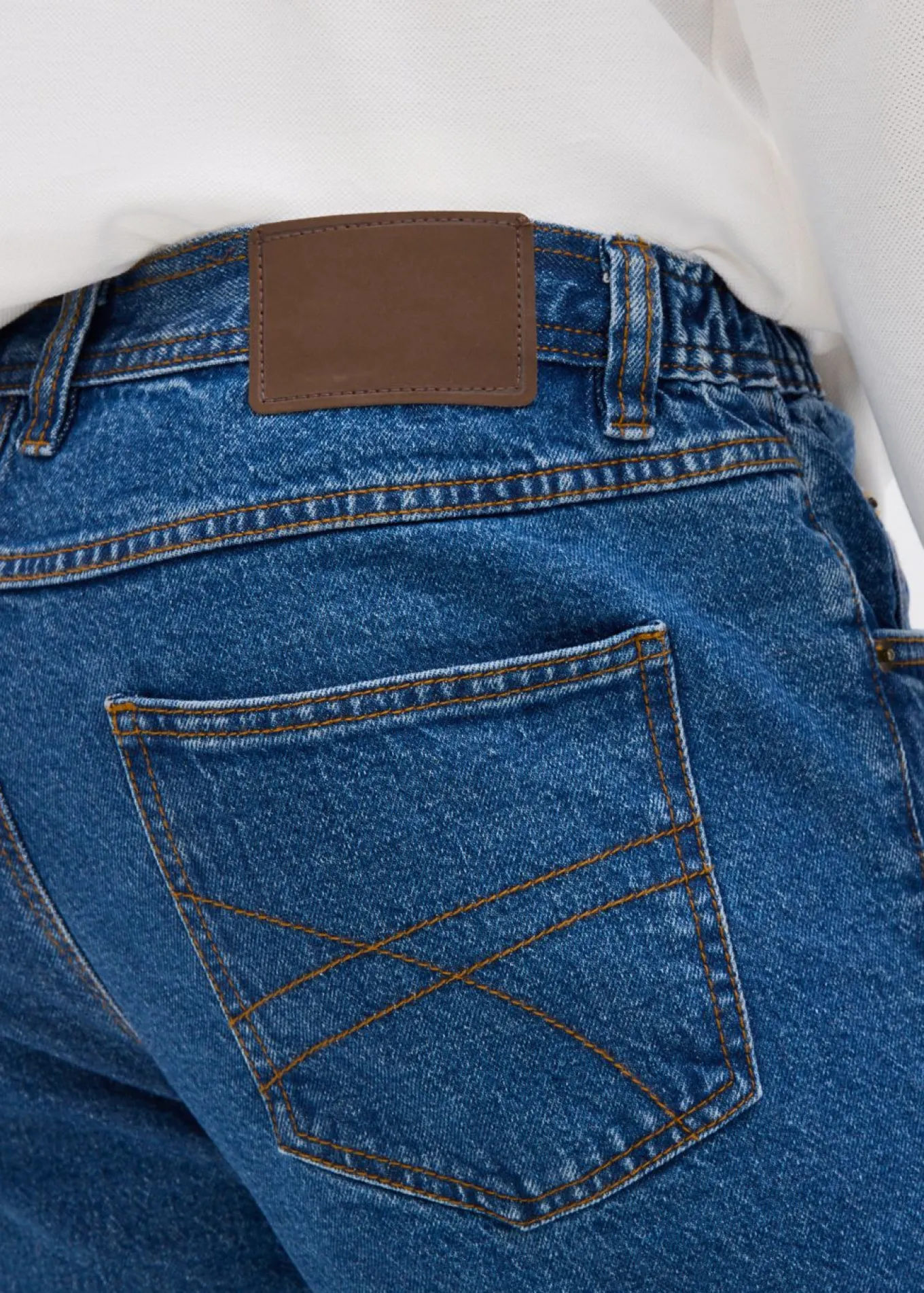 Vaqueros classic fit con cintura elástica, straight