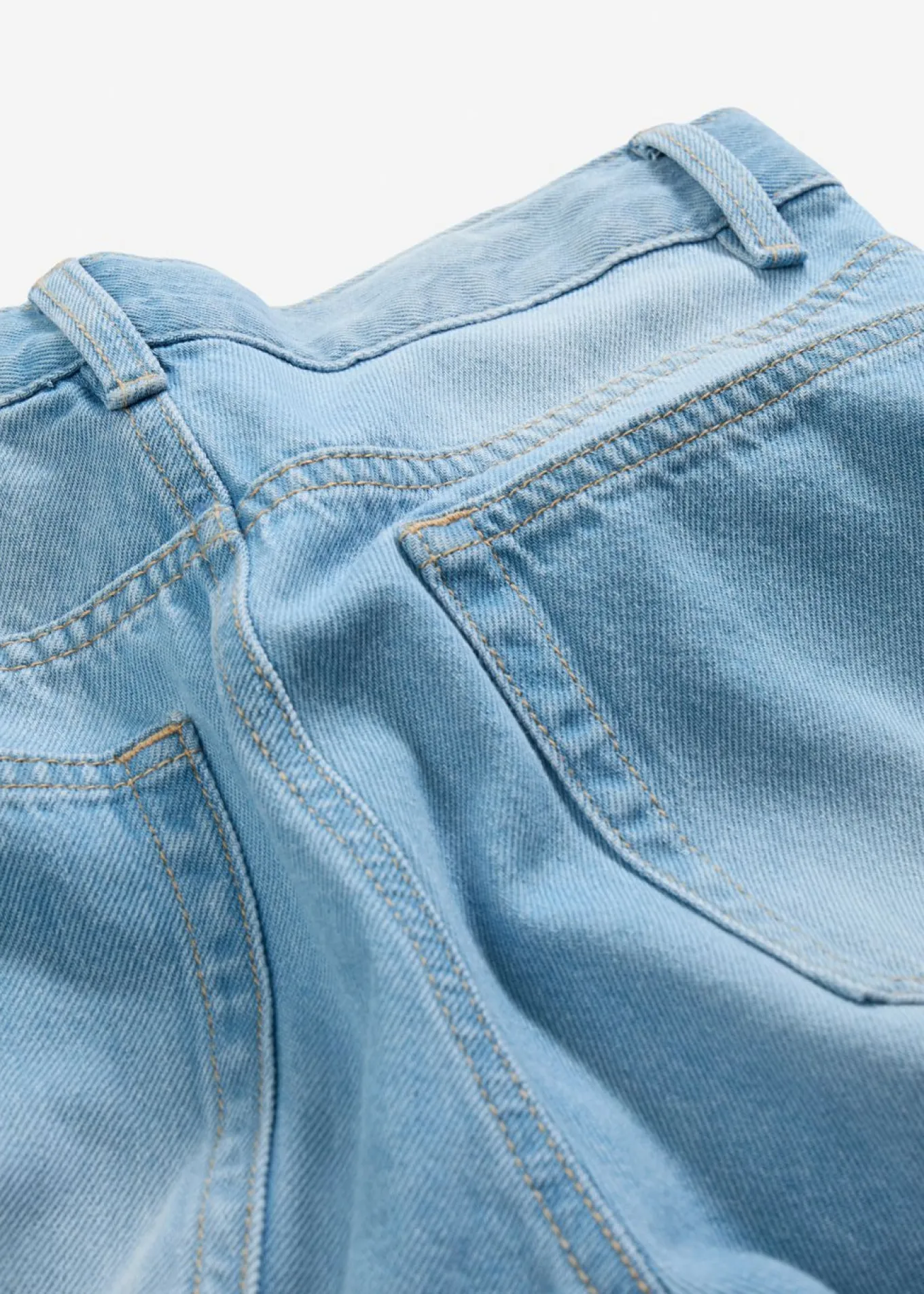 Vaqueros con cintura ajustable, corte recto y estilo baggy