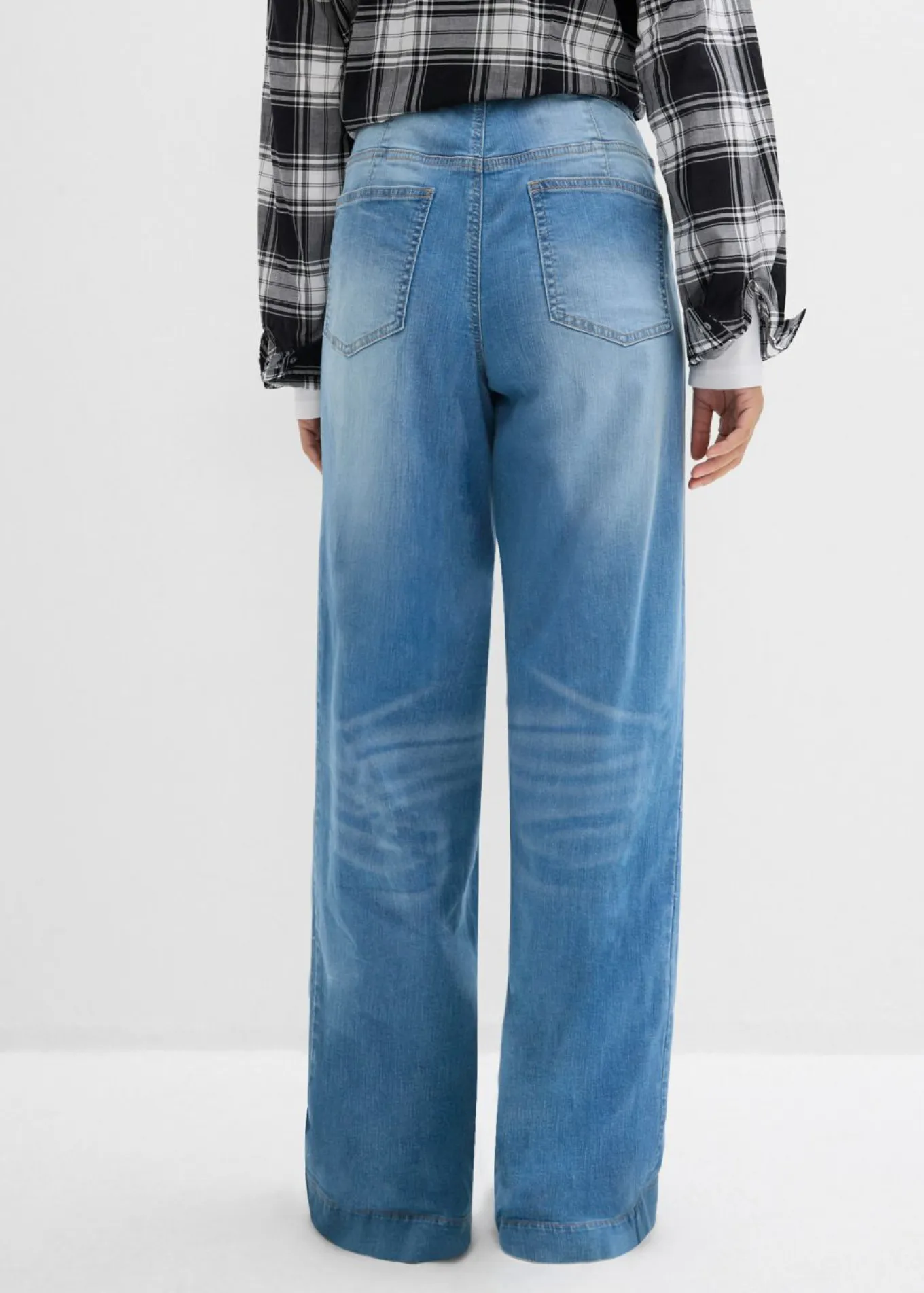 Vaqueros con pernera ancha, talle alto y cinturilla cómoda