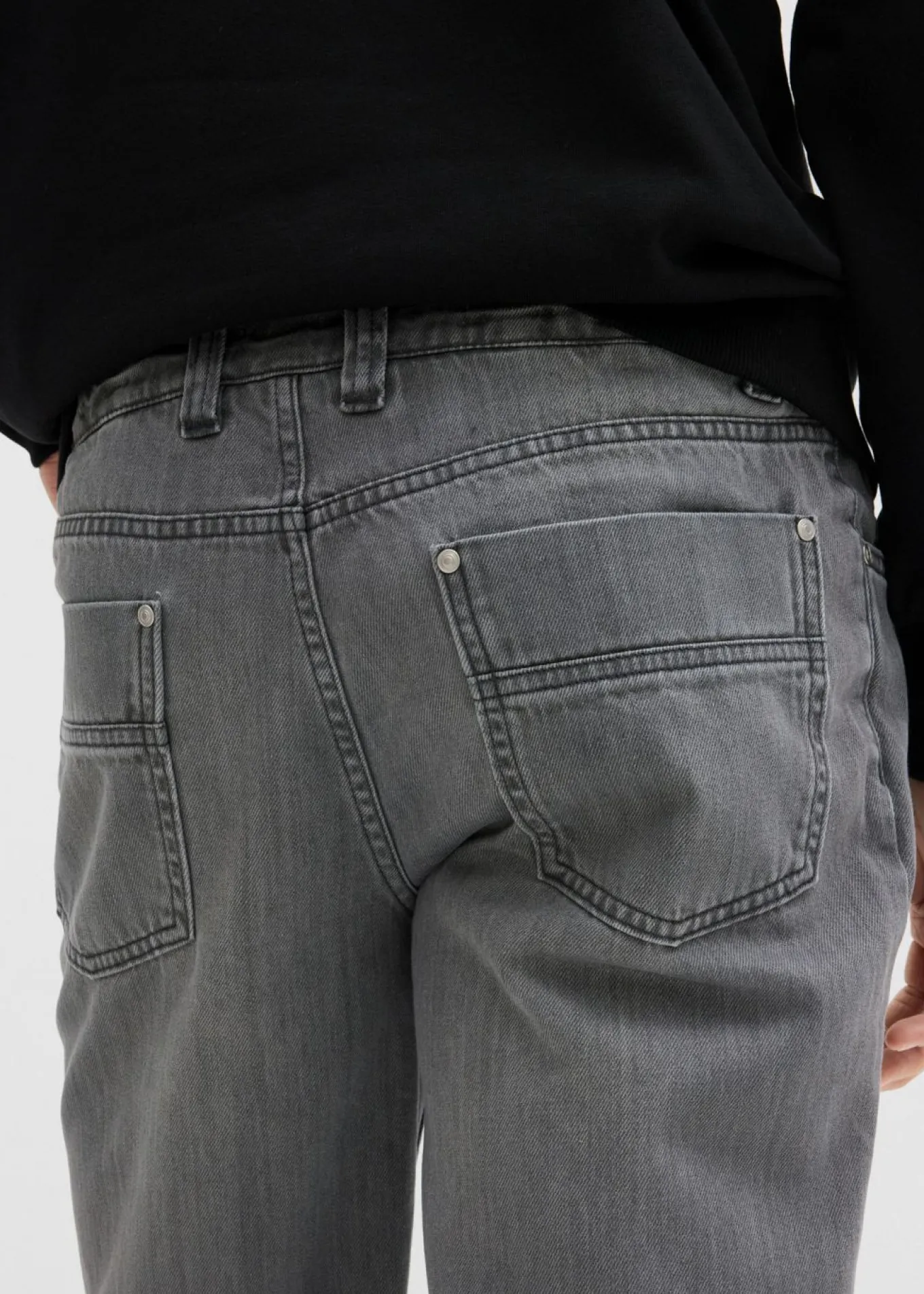 Vaqueros de algodón puro con corte regular, cinturilla cómoda y diseño recto