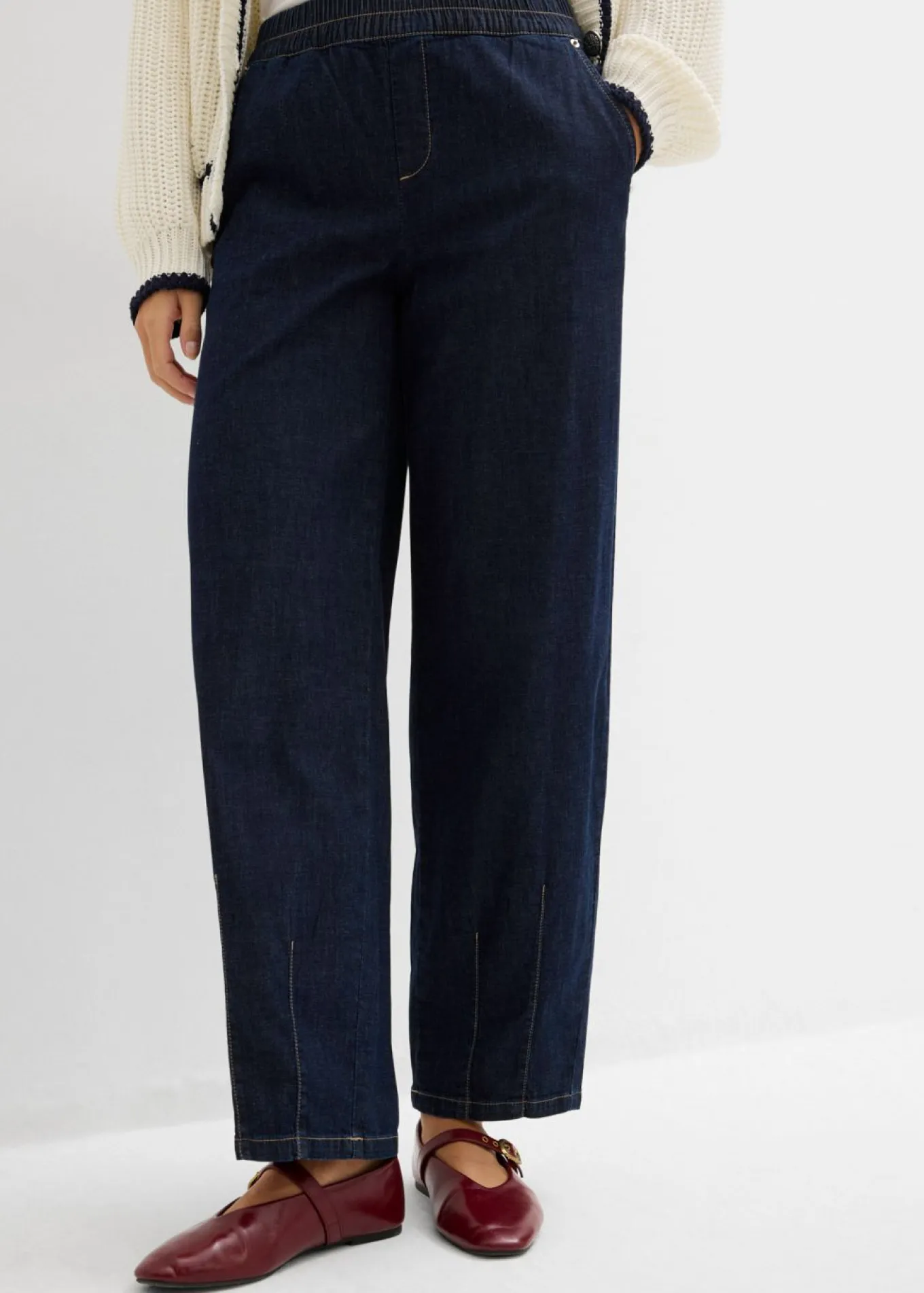 Vaqueros de corte barrel con talle medio y cintura cómoda