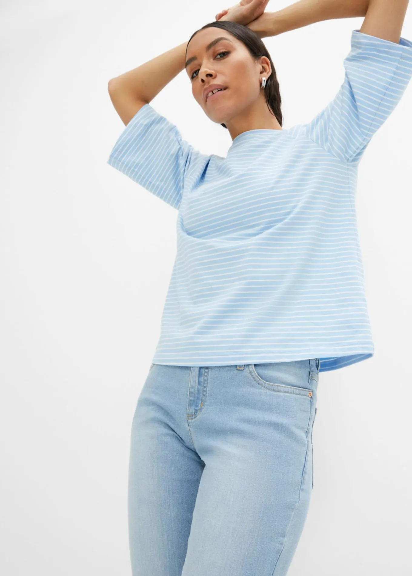 Vaqueros straight, mid waist, elásticos