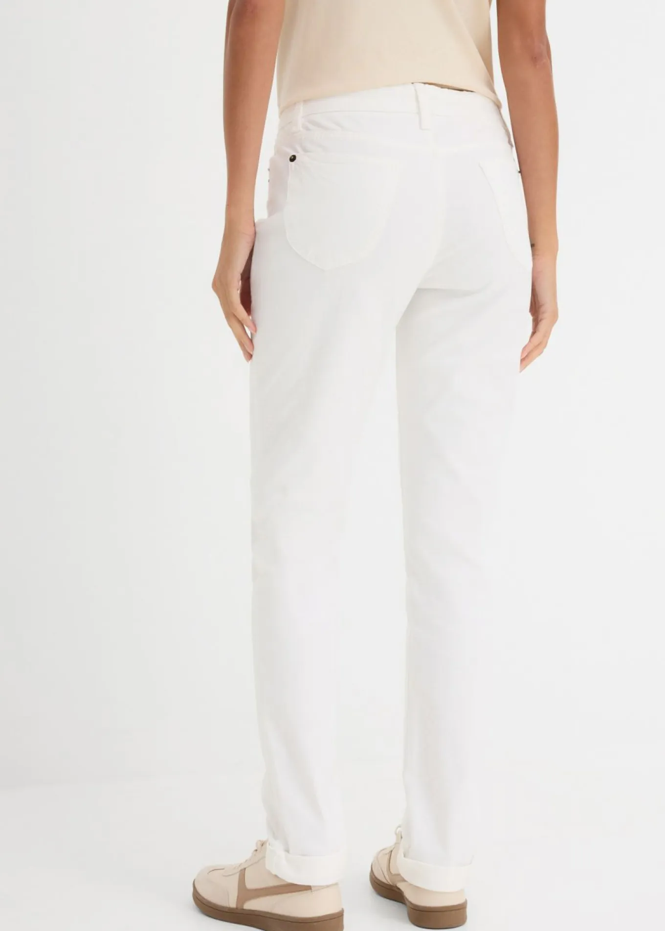 Vaqueros straight, mid waist, elásticos