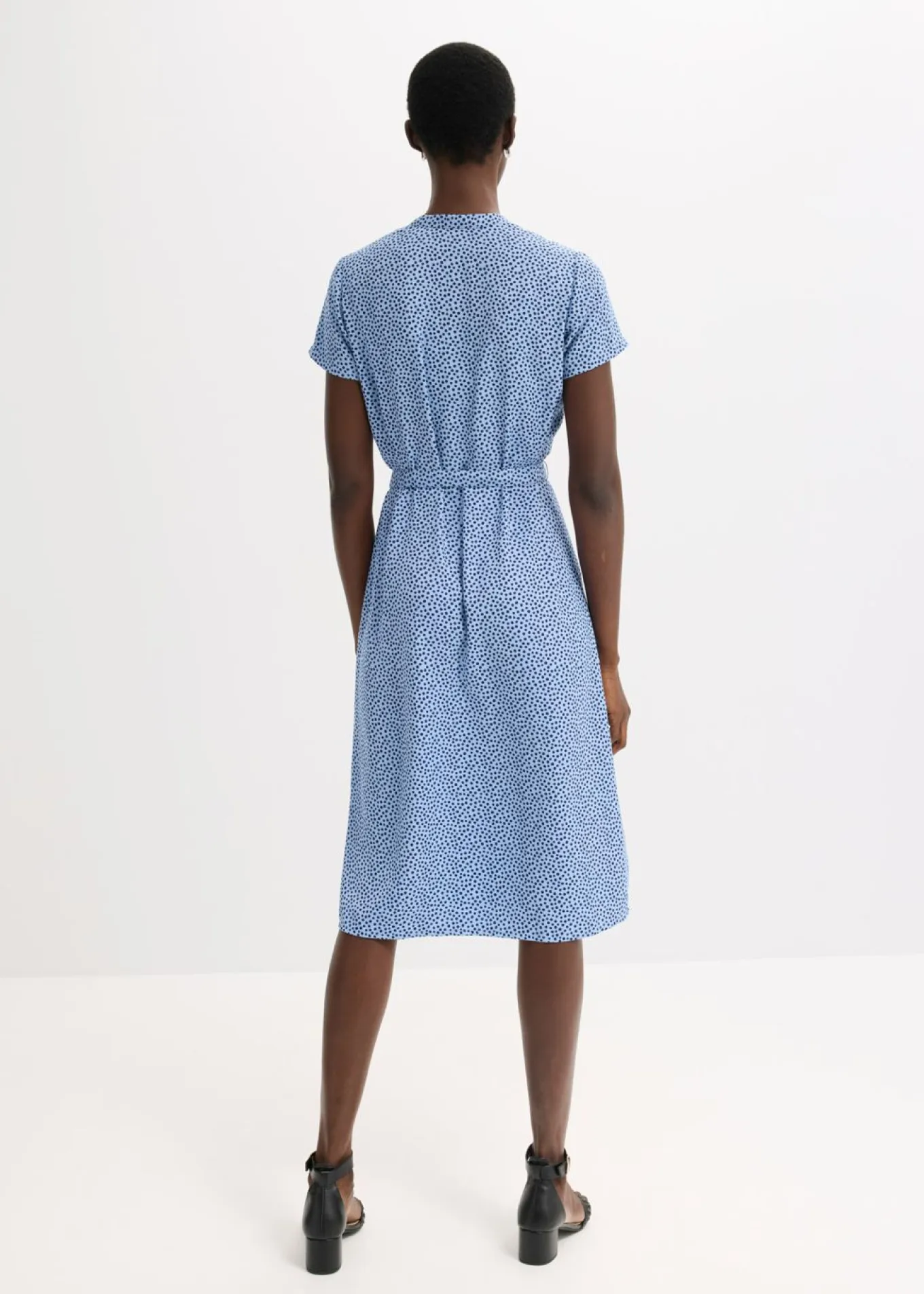 Vestido camisero con lunares