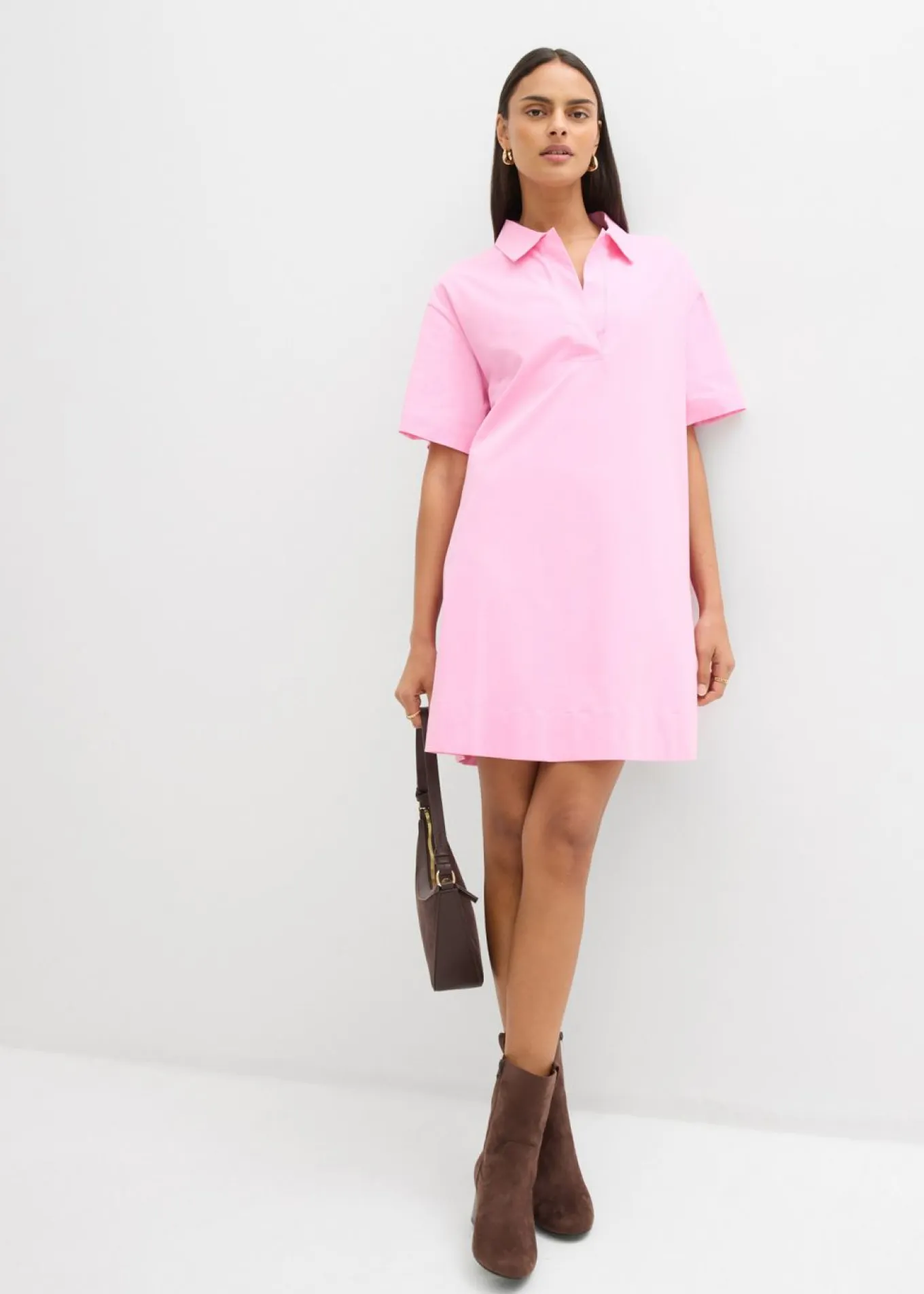 Vestido camisero confeccionado con mezcla de algodón orgánico elástico